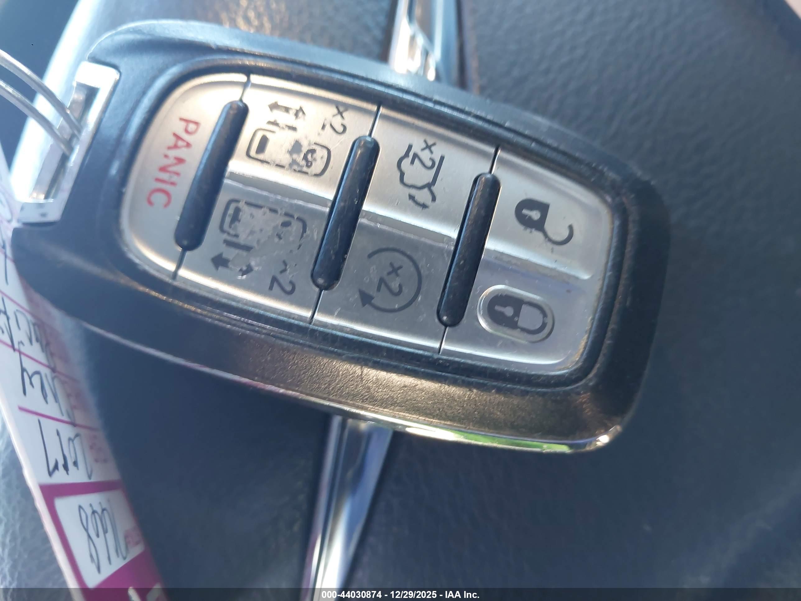 CHRYSLER PACIFICA image 11