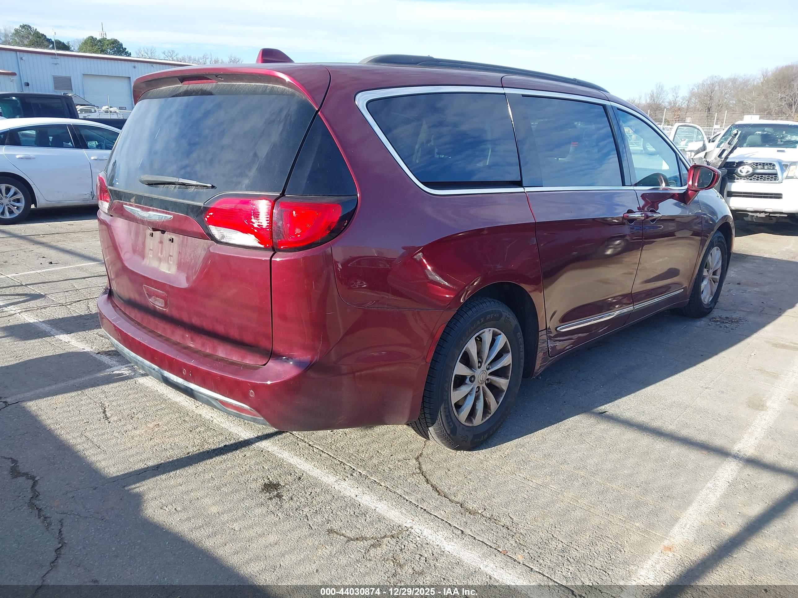 CHRYSLER PACIFICA image 4