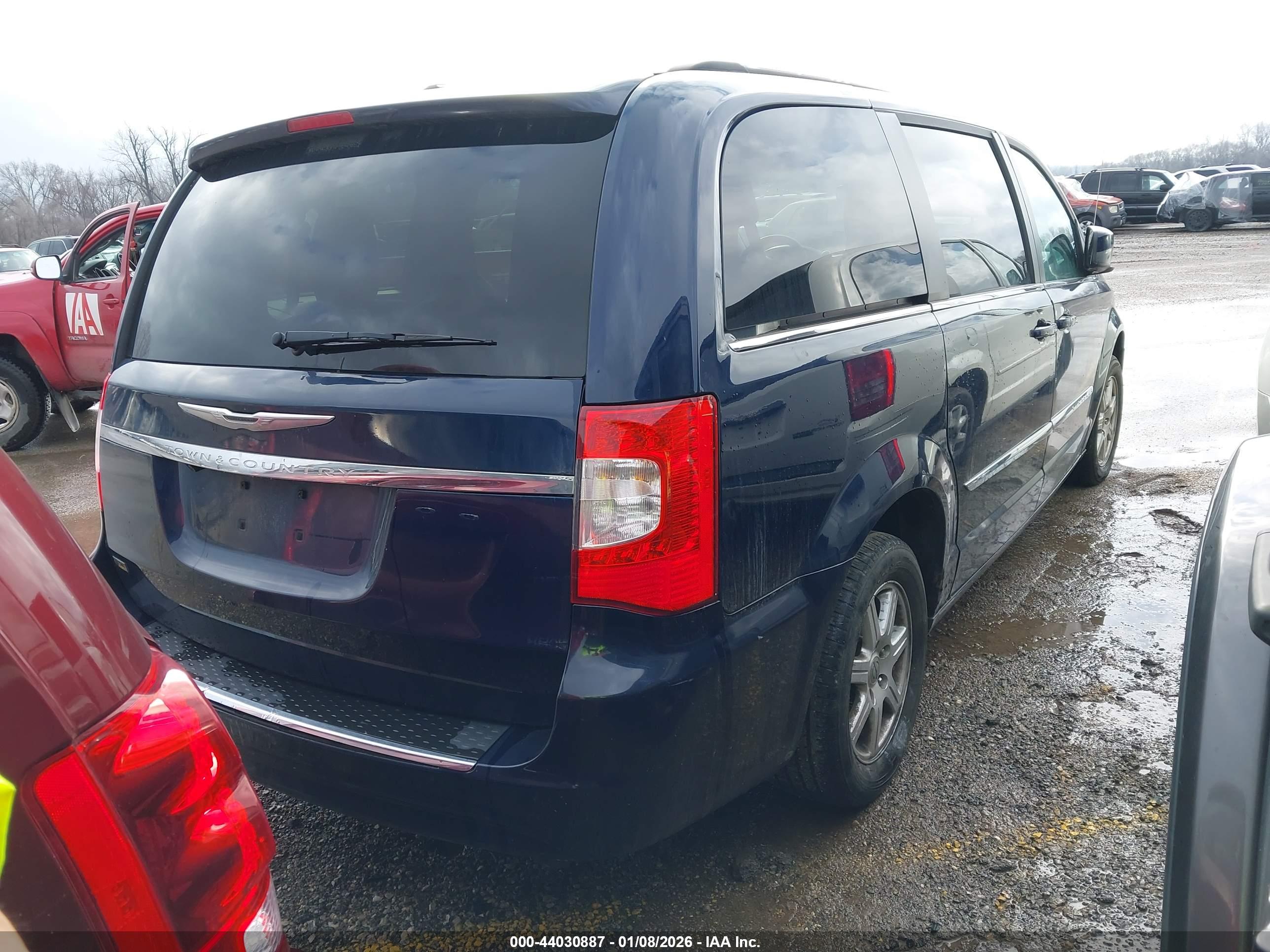 CHRYSLER TOWN image 4