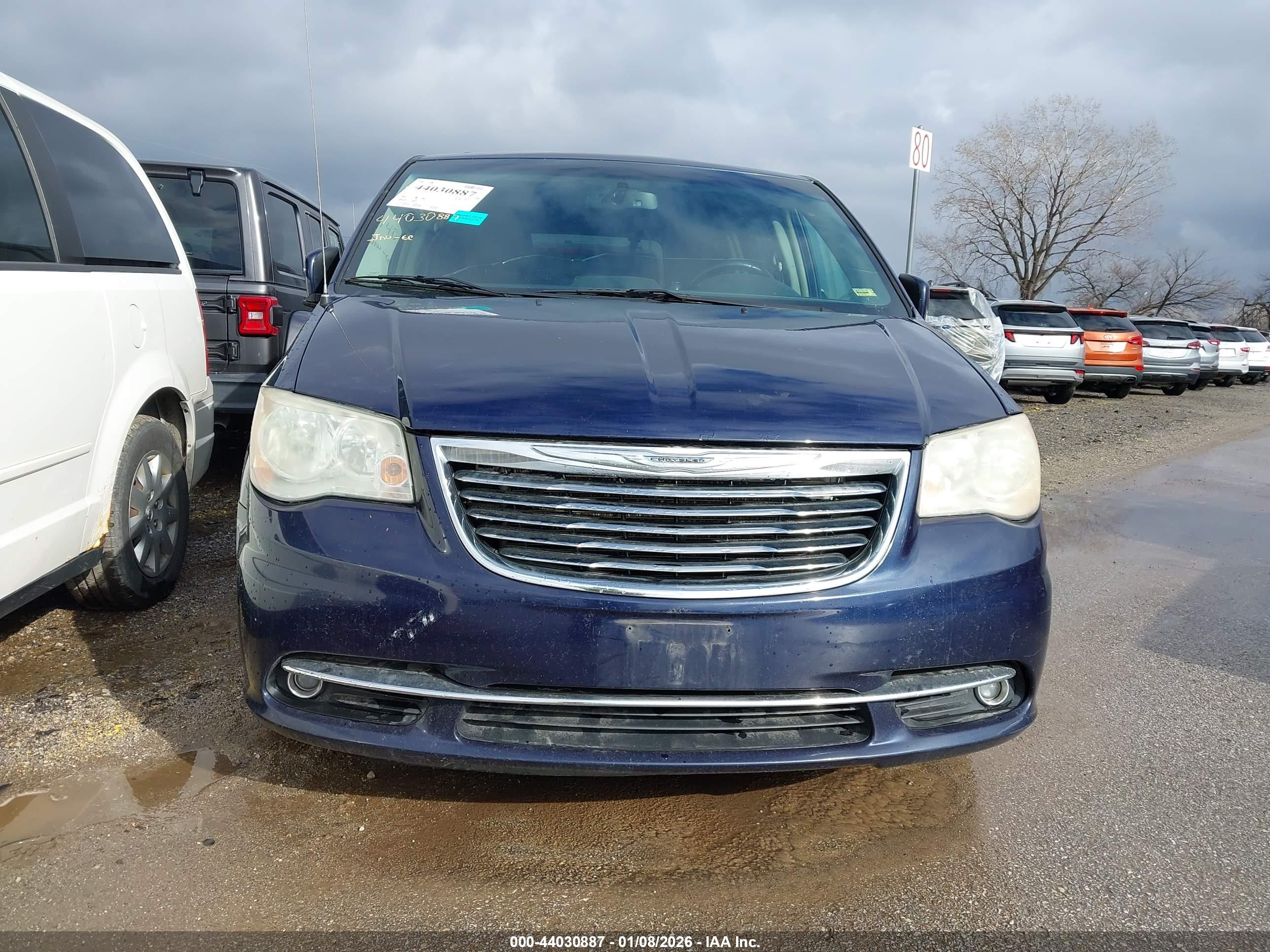 CHRYSLER TOWN image 6