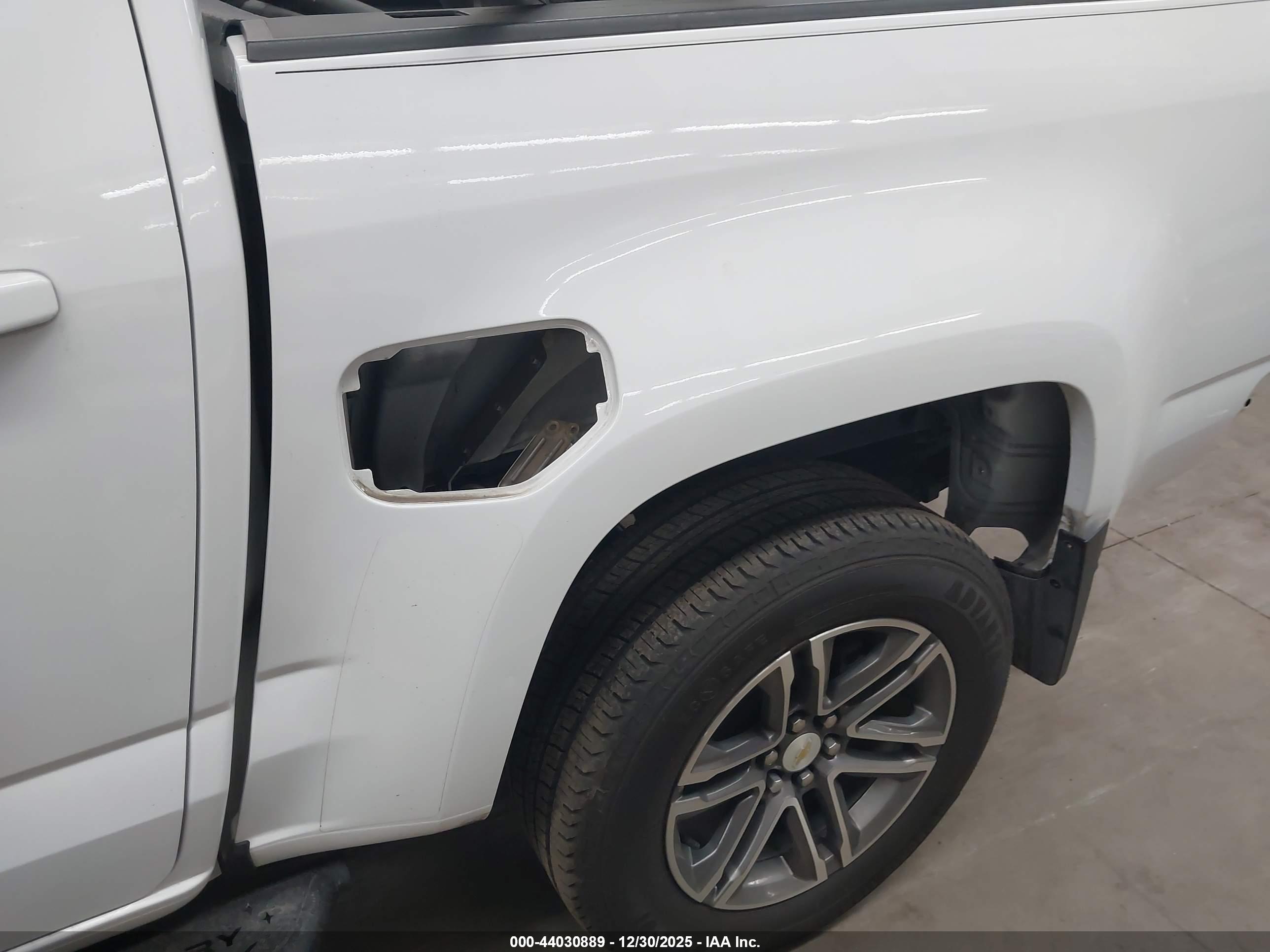 CHEVROLET COLORADO image 6