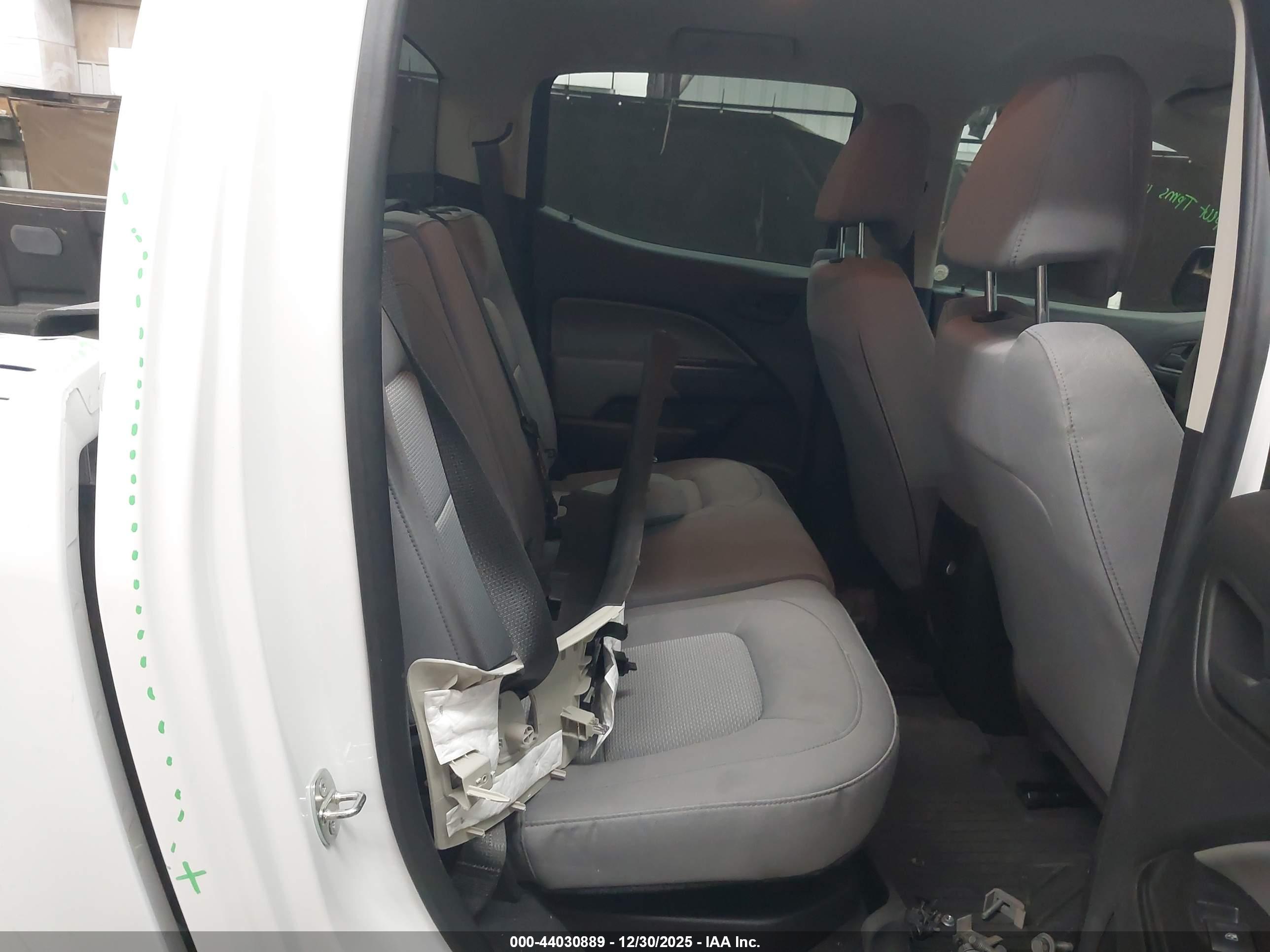 CHEVROLET COLORADO image 8