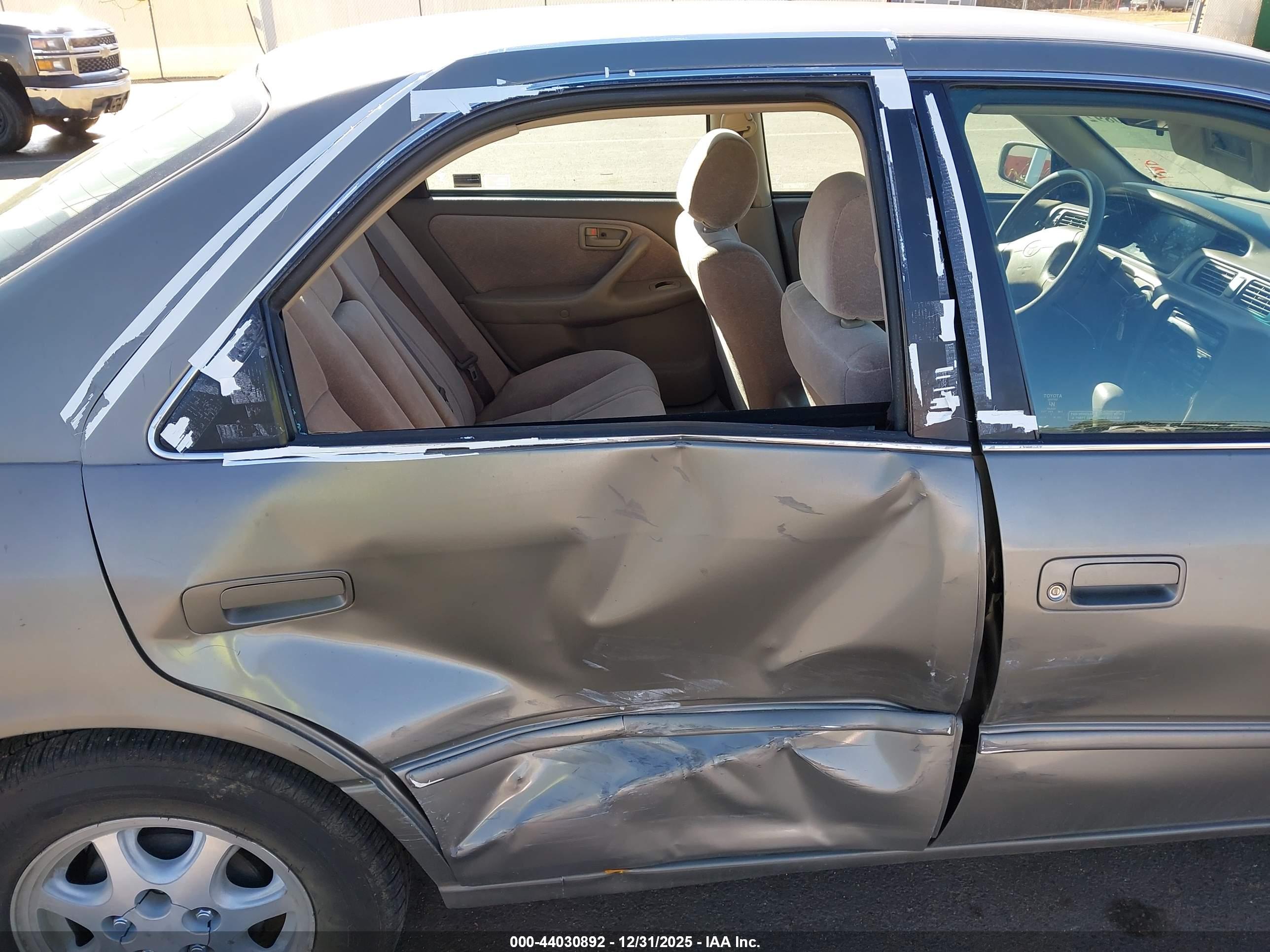 TOYOTA CAMRY image 6