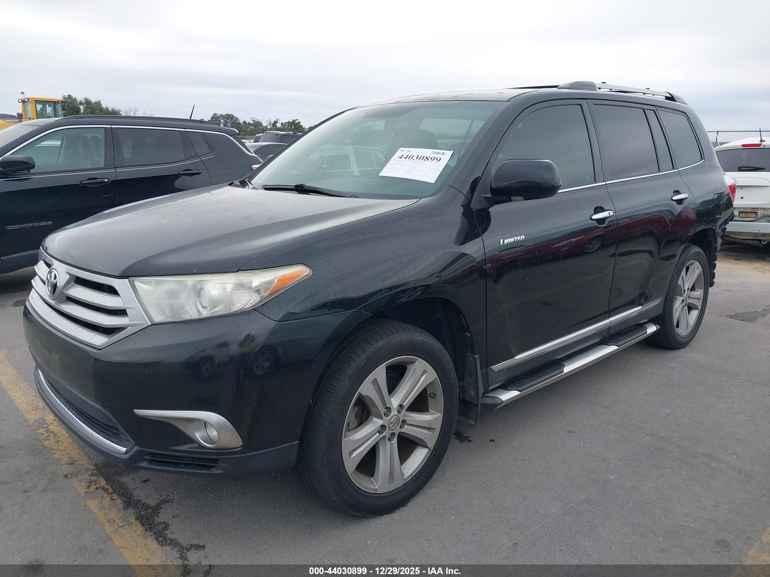 TOYOTA HIGHLANDER image 2
