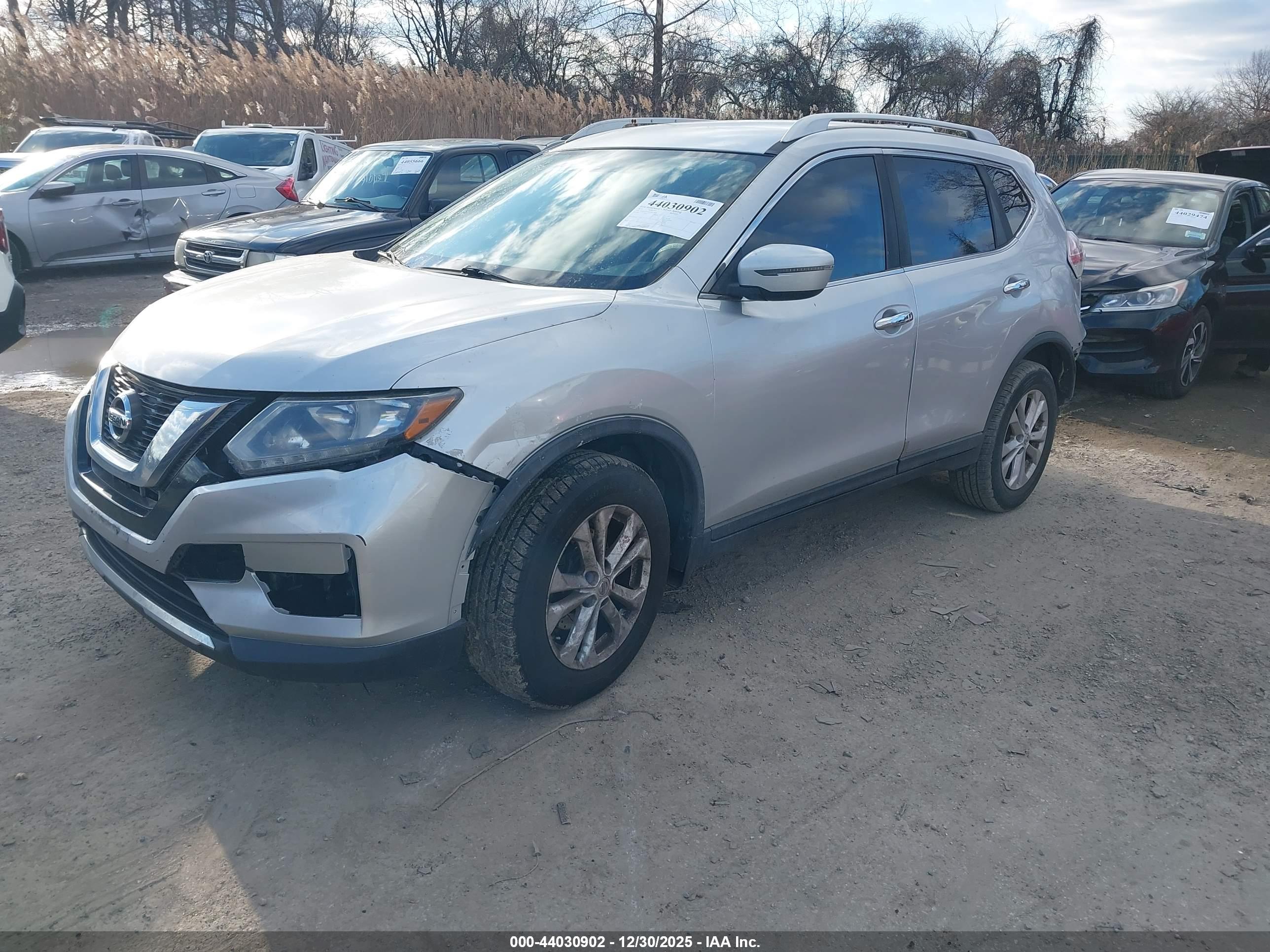 NISSAN ROGUE image 2