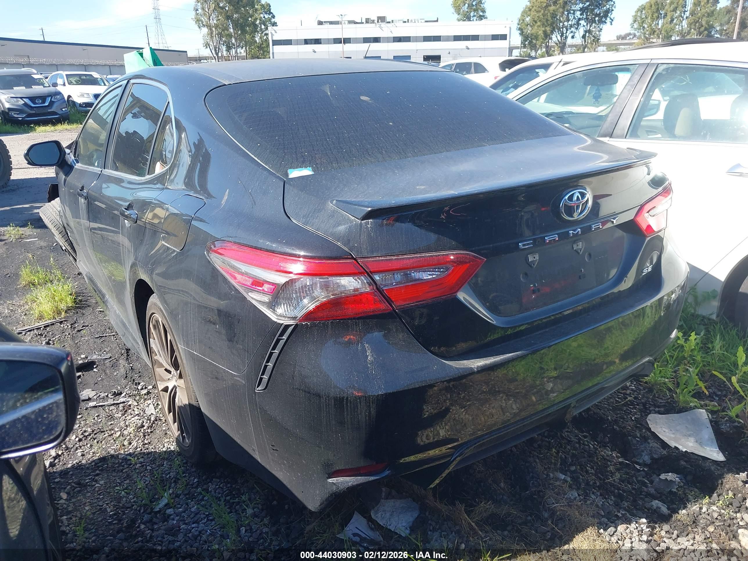 TOYOTA CAMRY image 3