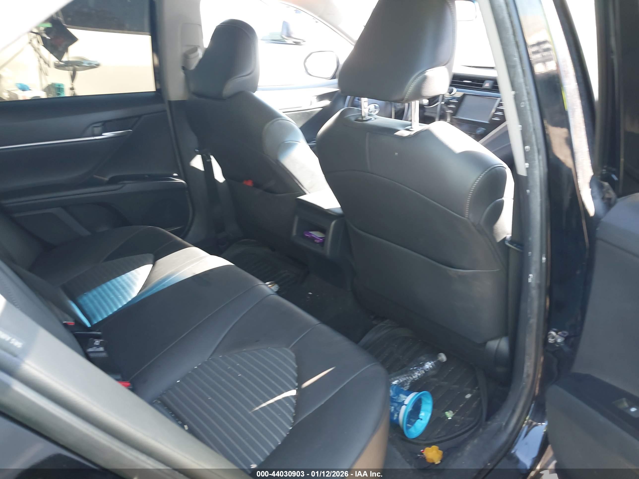 TOYOTA CAMRY image 8