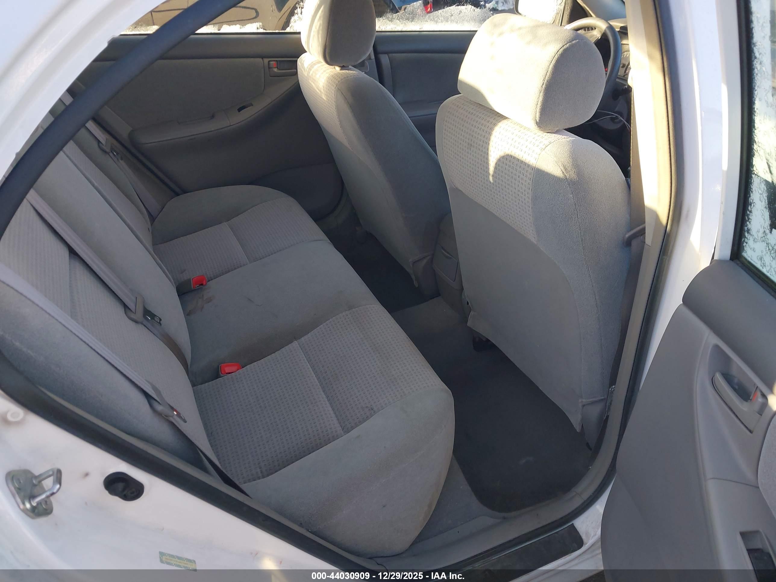 TOYOTA COROLLA image 8