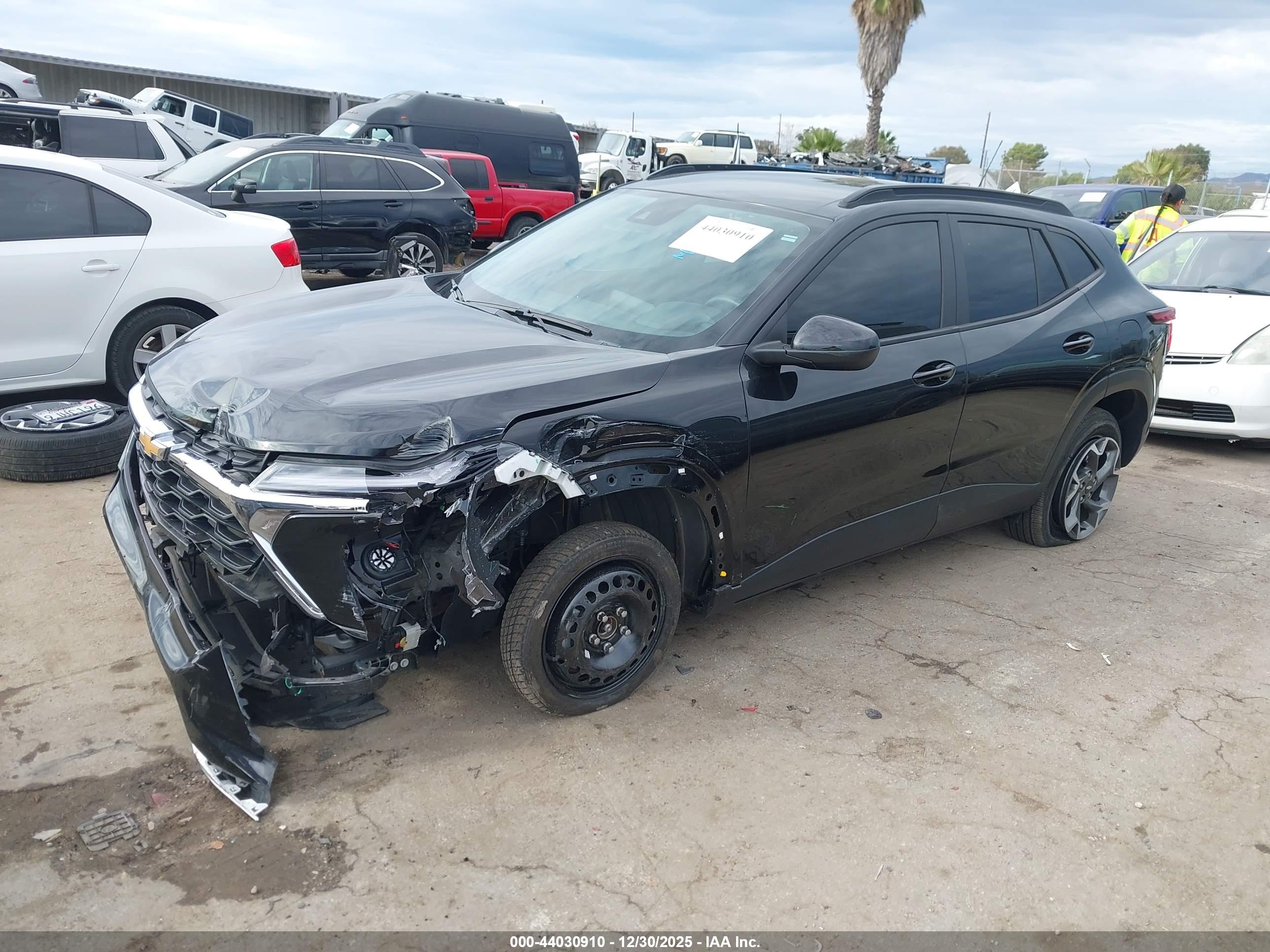 CHEVROLET TRAX image 2
