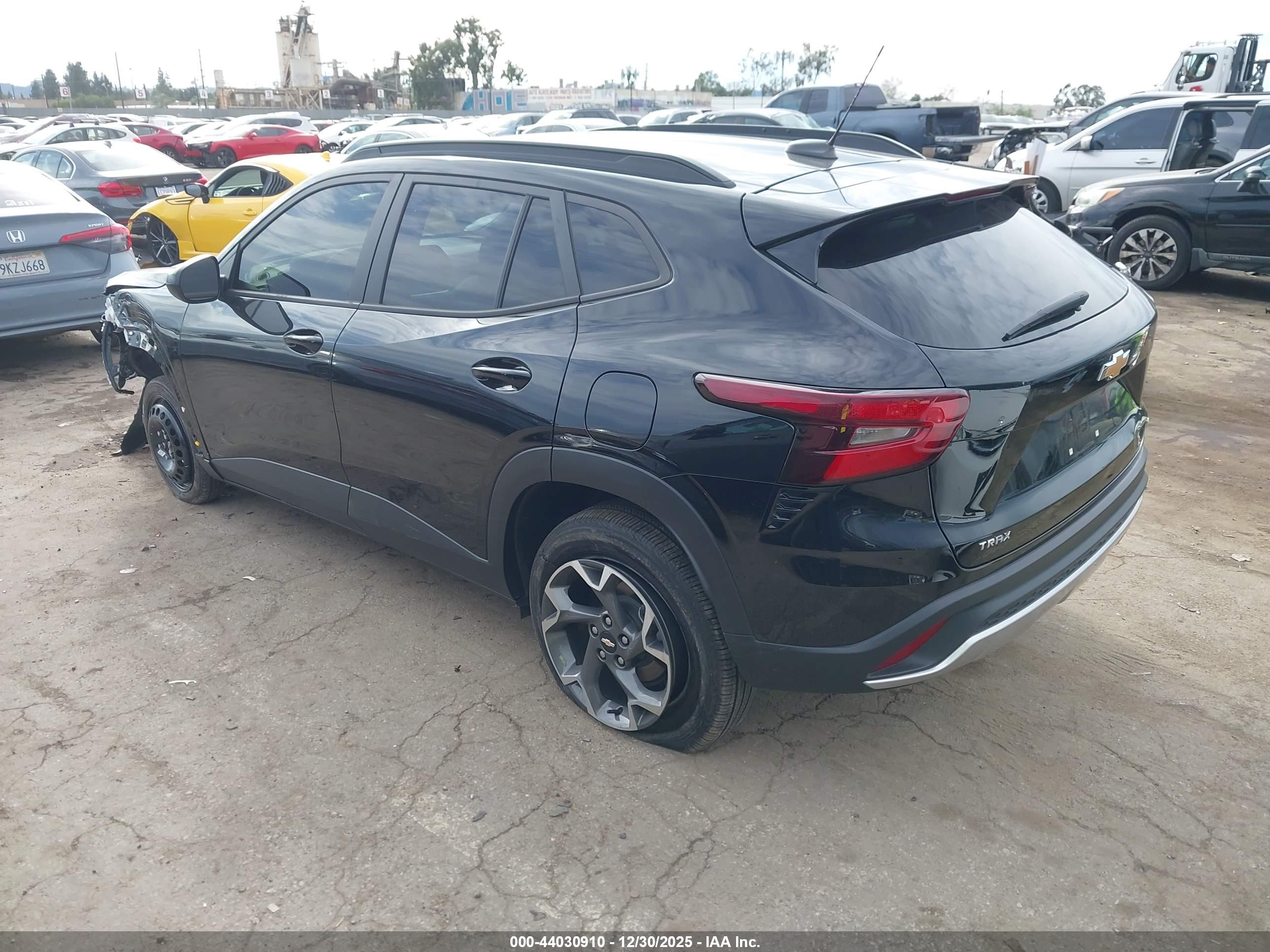 CHEVROLET TRAX image 3