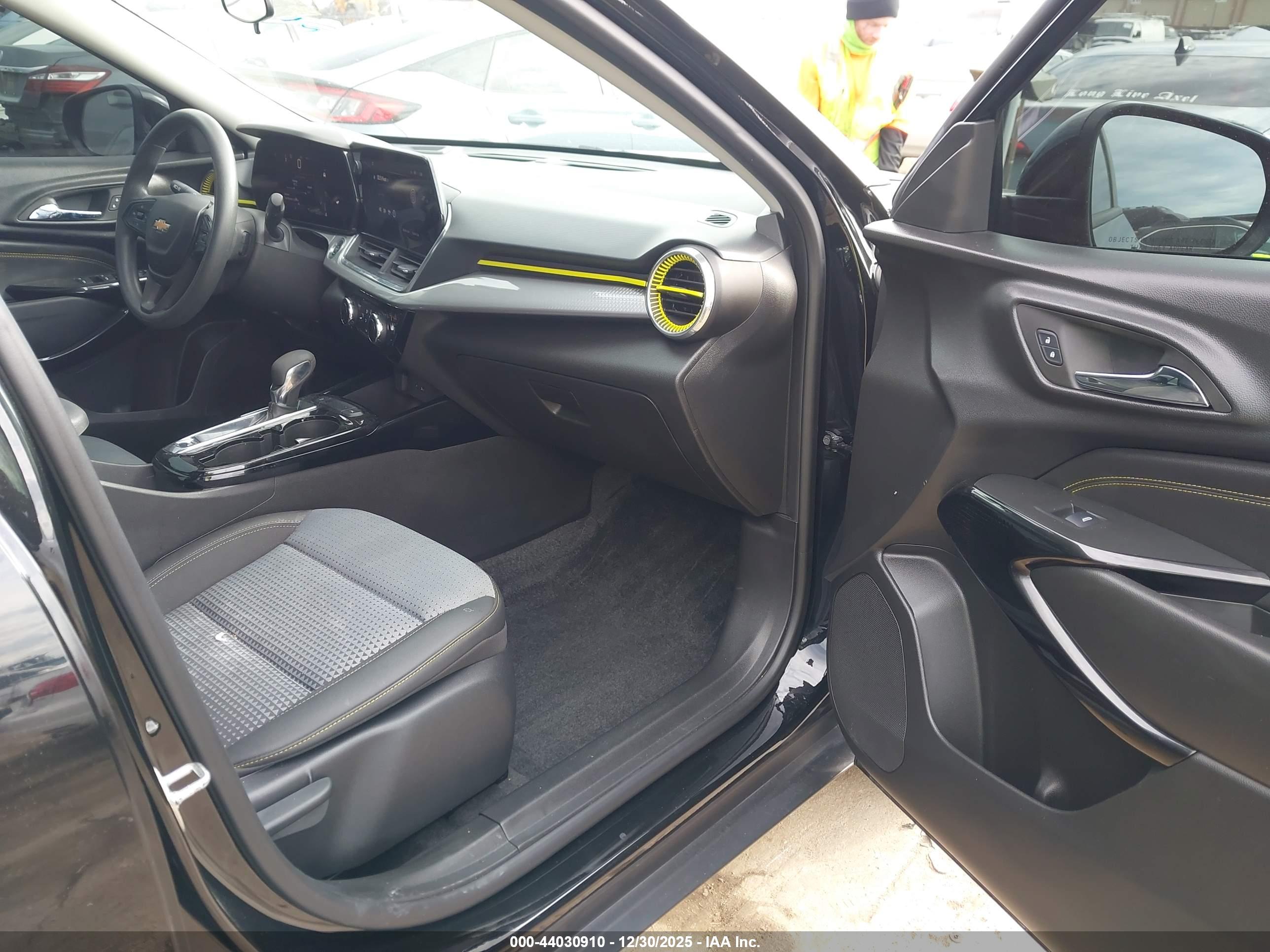 CHEVROLET TRAX image 5