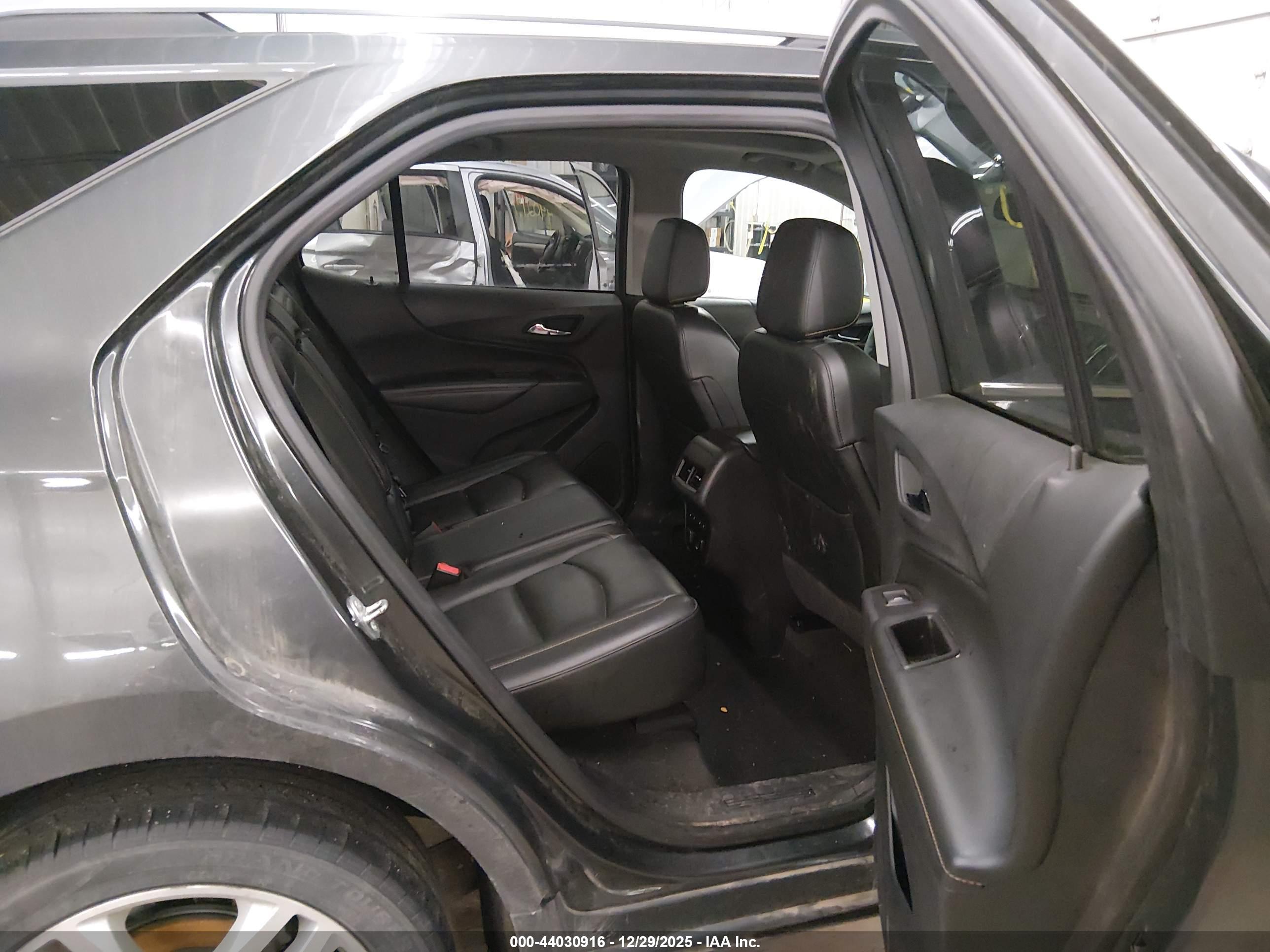 CHEVROLET EQUINOX image 8