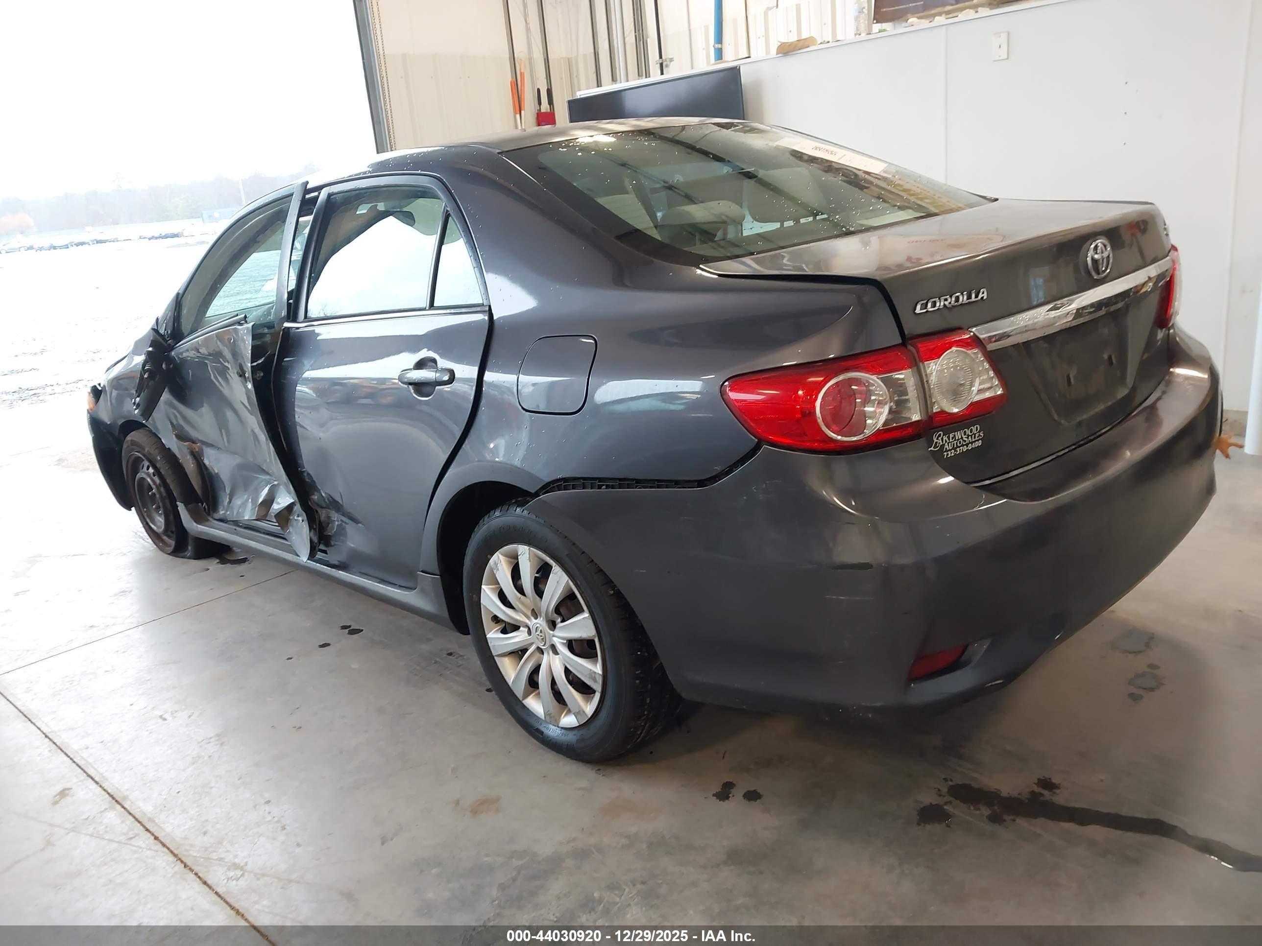 TOYOTA COROLLA image 3
