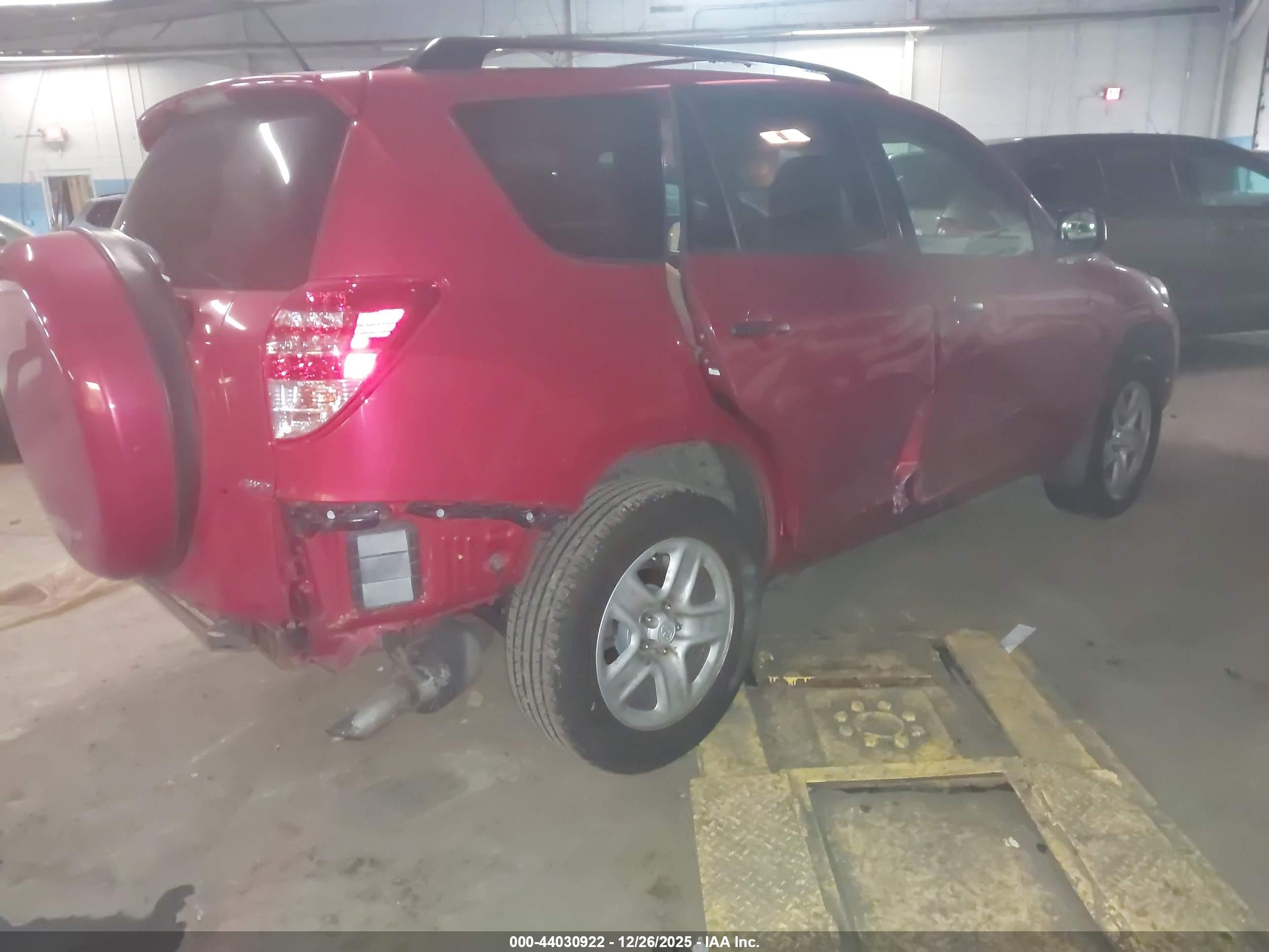 TOYOTA RAV4 image 4