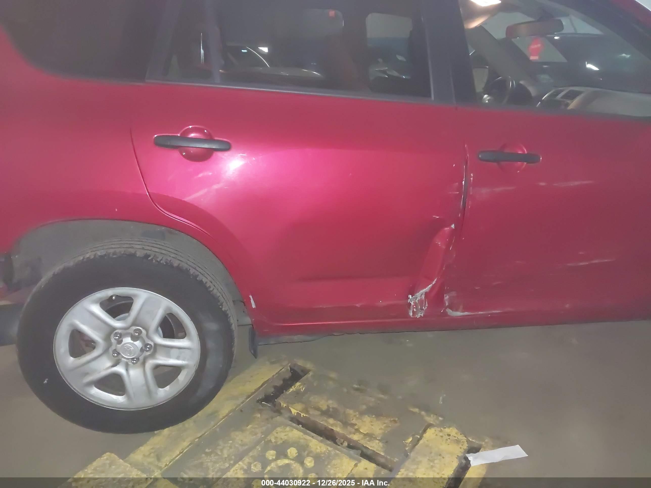 TOYOTA RAV4 image 6