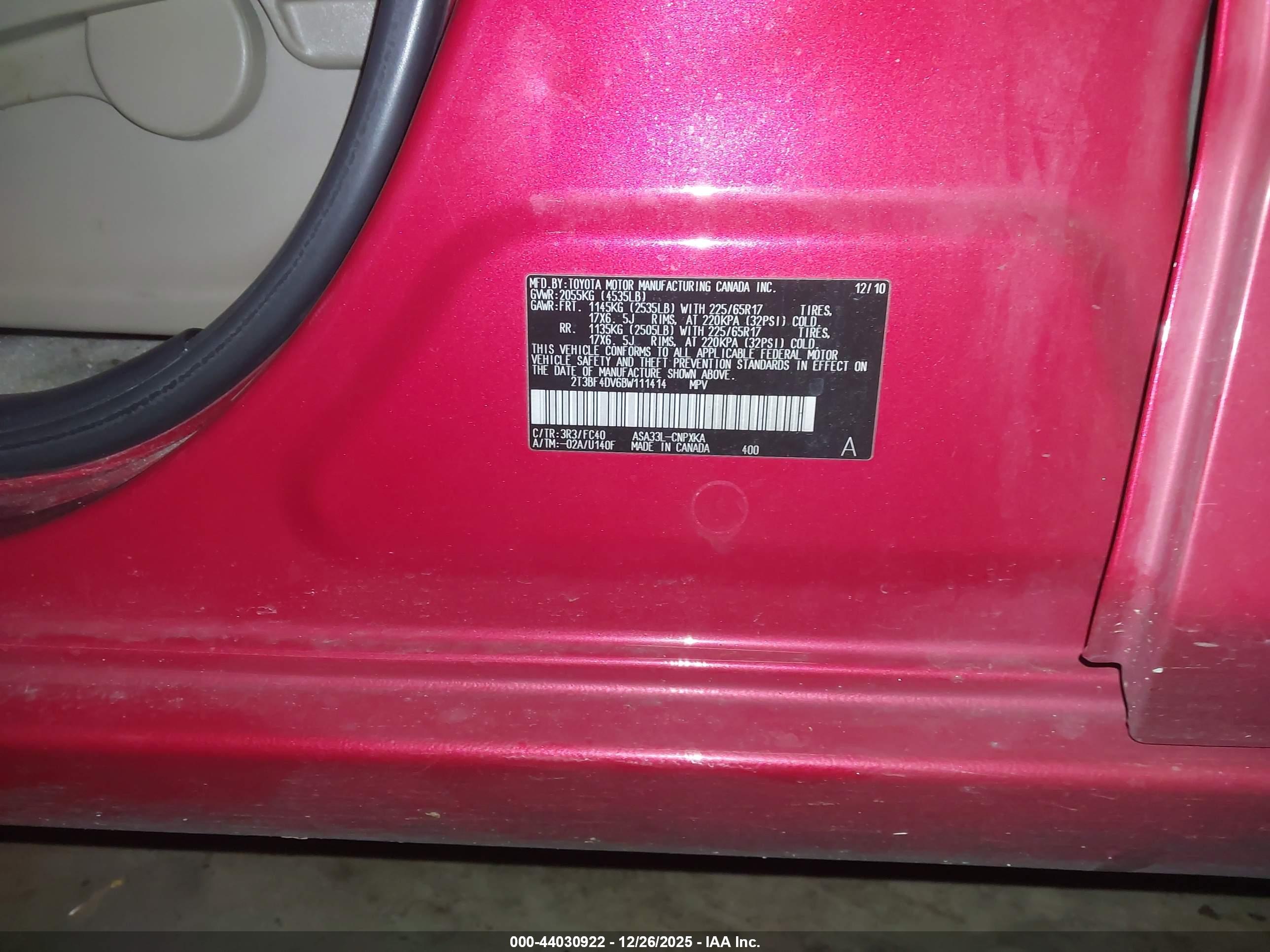TOYOTA RAV4 image 9