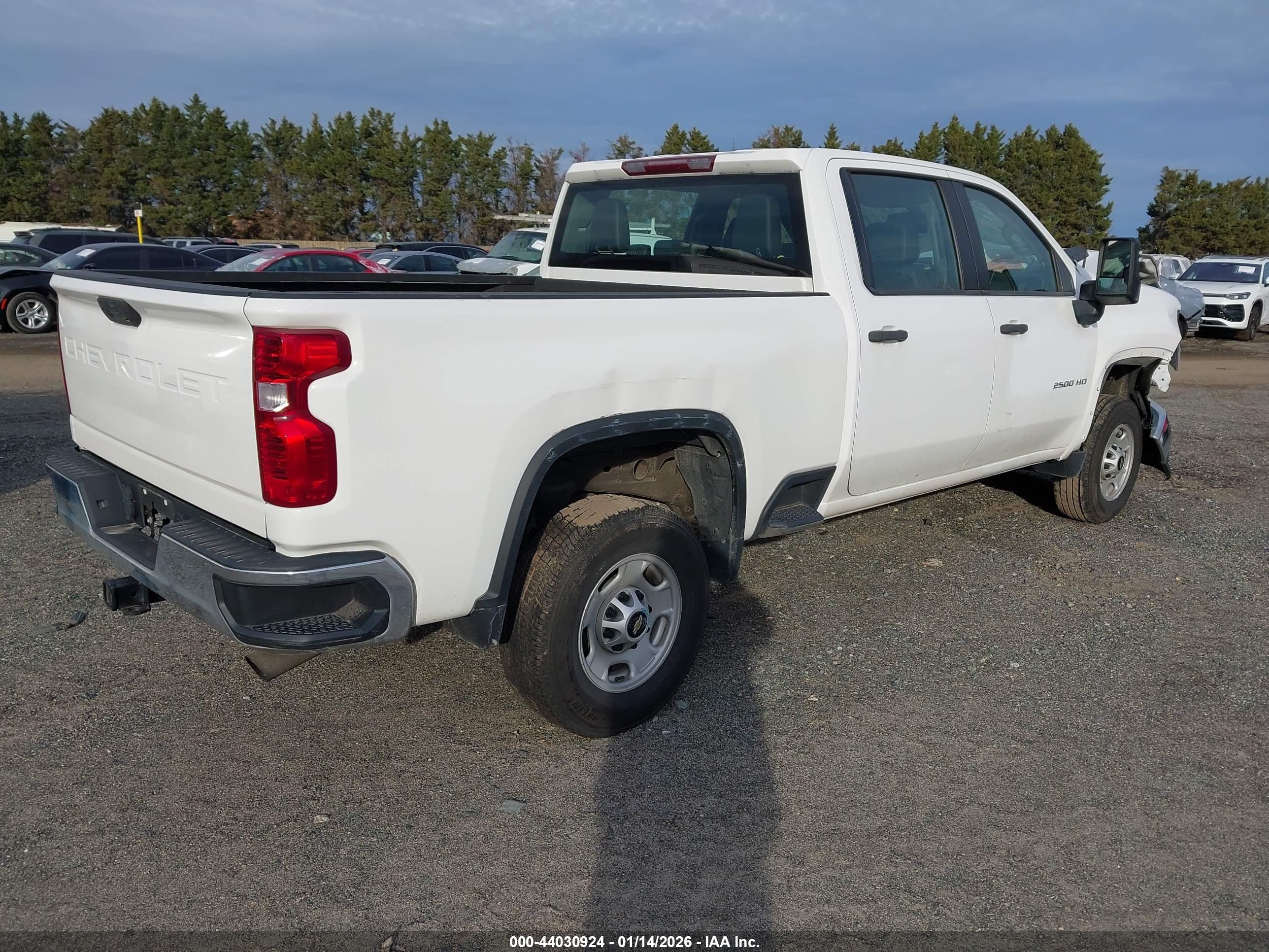 CHEVROLET SILVERADO image 4