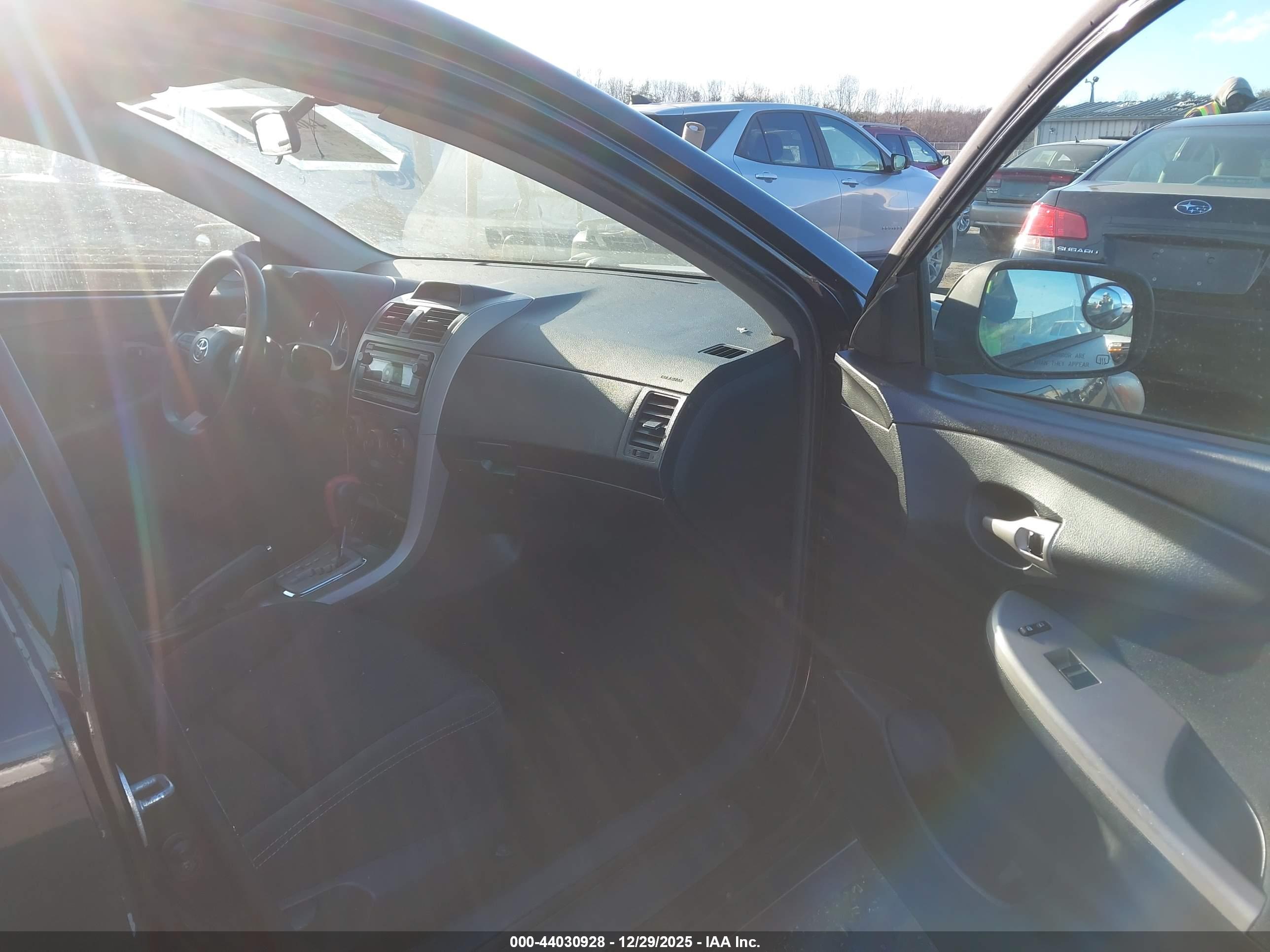 TOYOTA COROLLA image 5