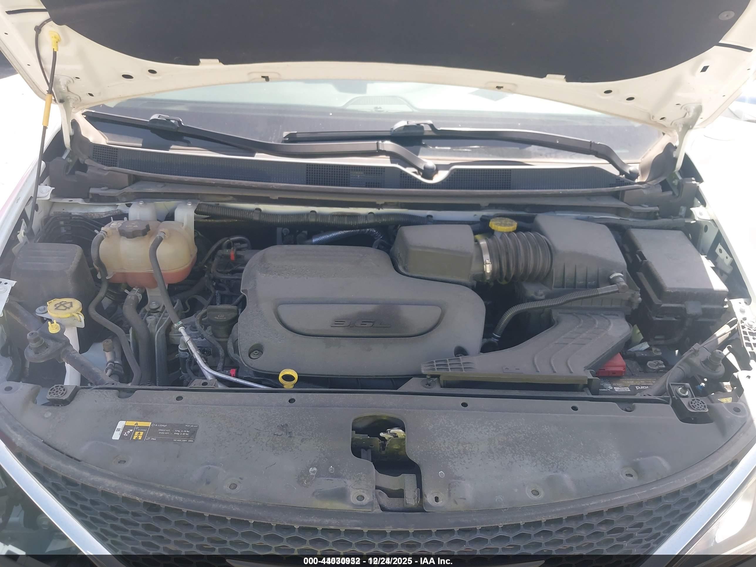 CHRYSLER PACIFICA image 10