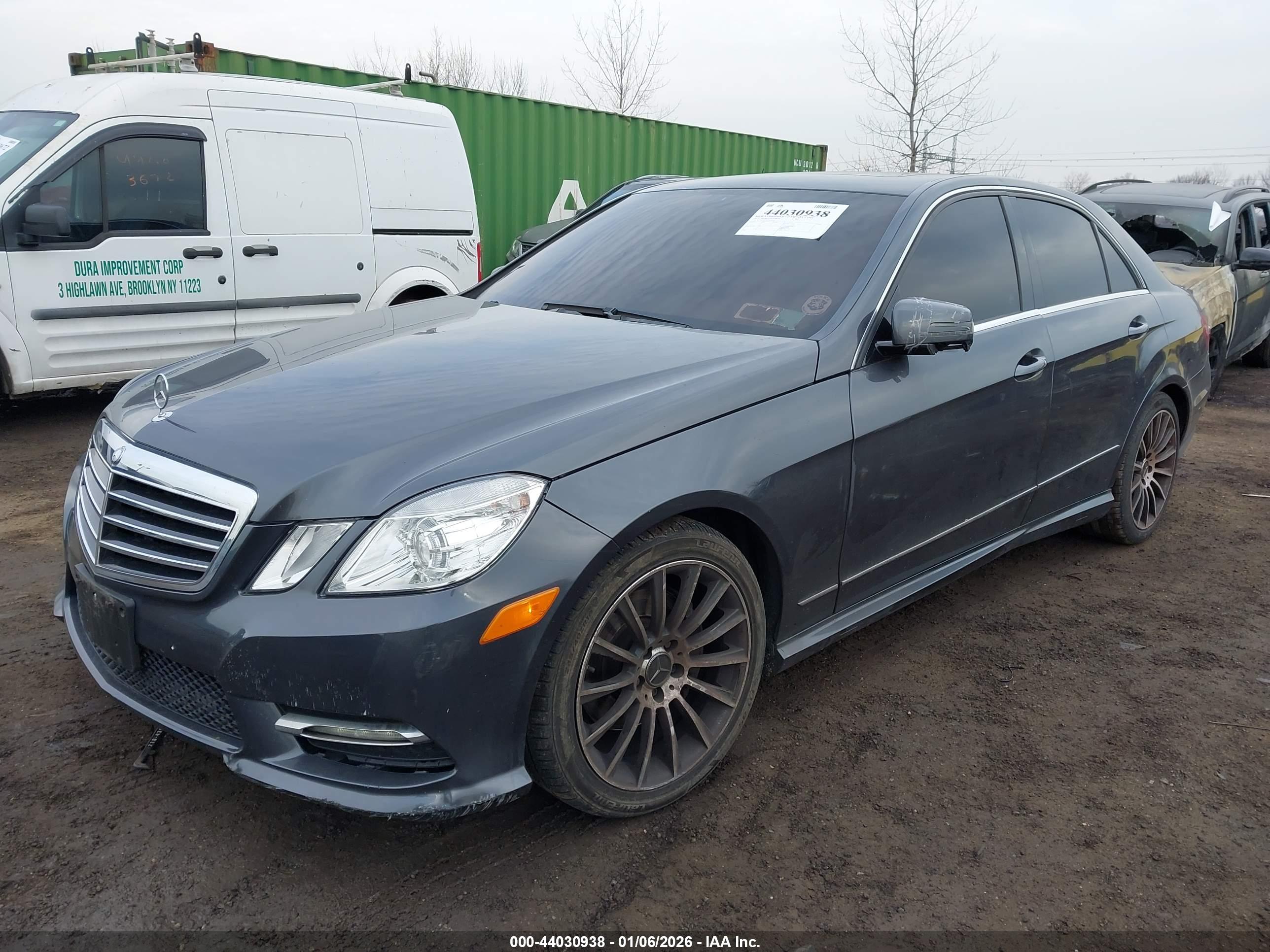 MERCEDES-BENZ E image 6