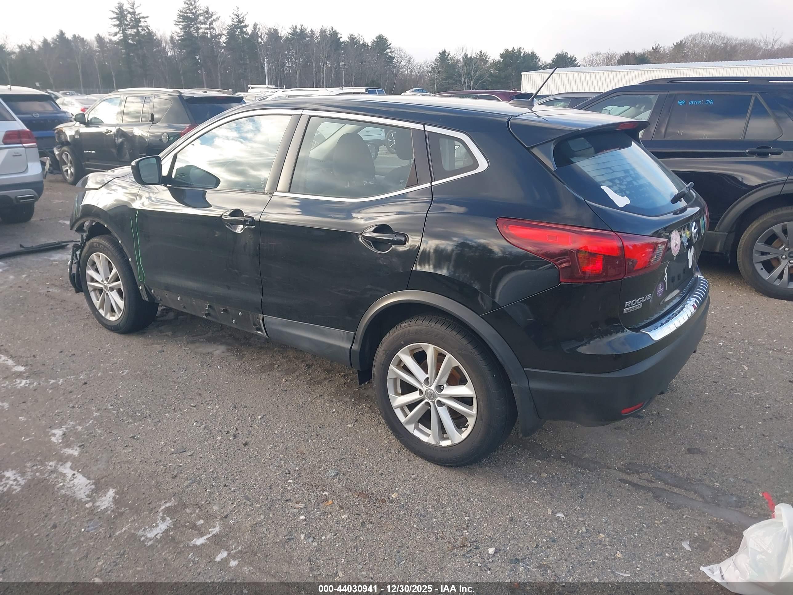 NISSAN ROGUE image 3