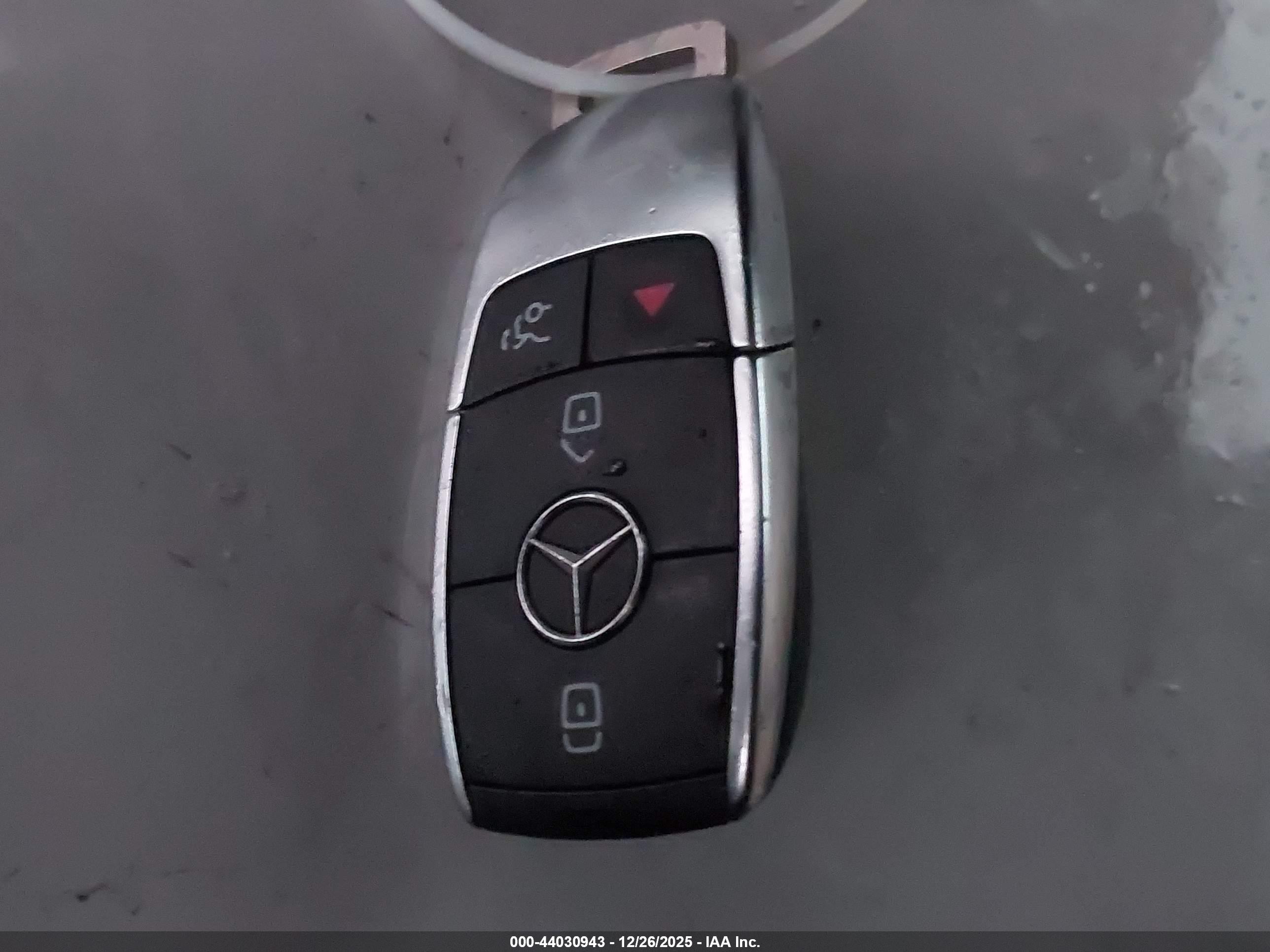 MERCEDES-BENZ EQB image 11