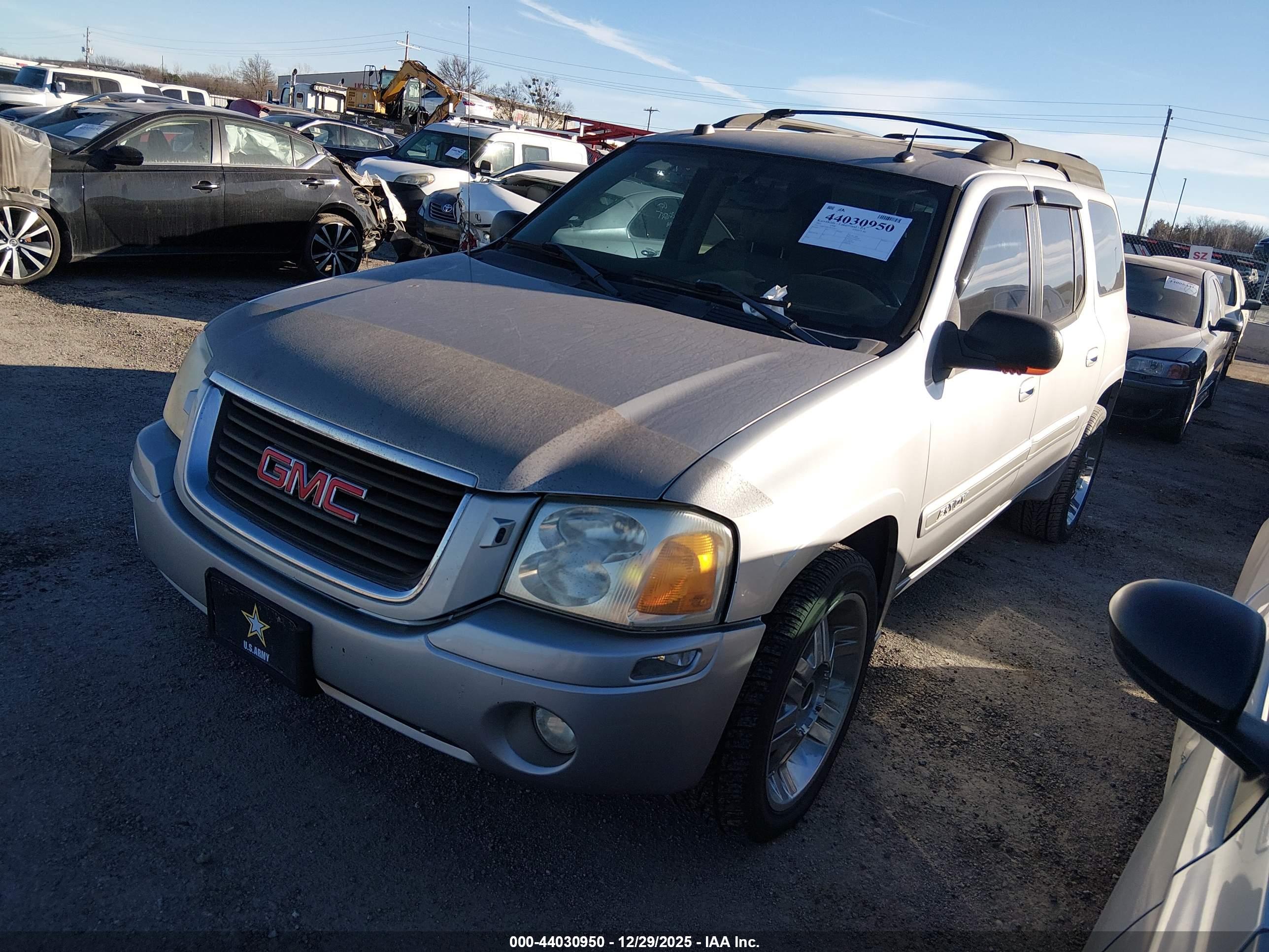 GMC ENVOY image 2