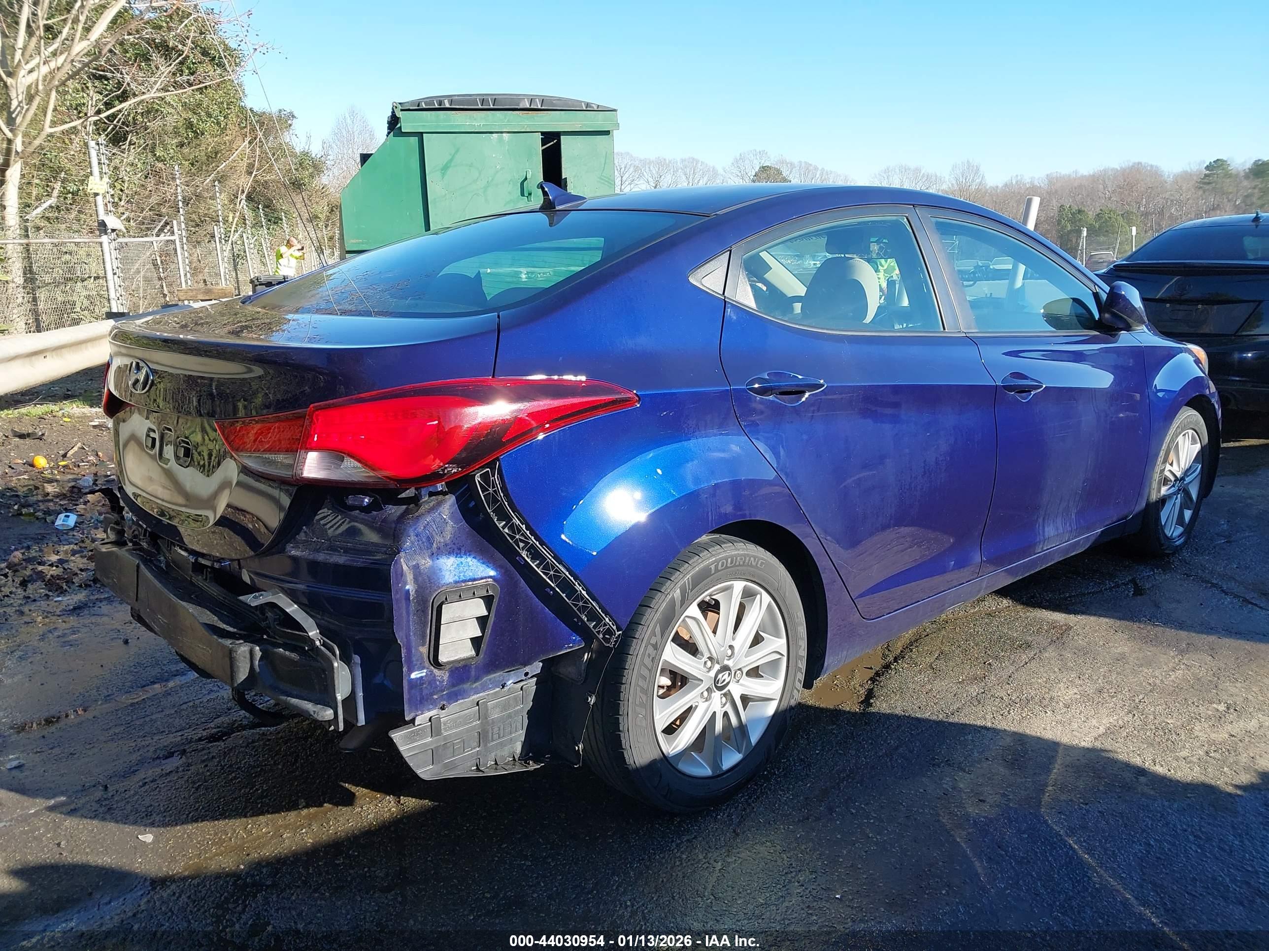 HYUNDAI ELANTRA image 4