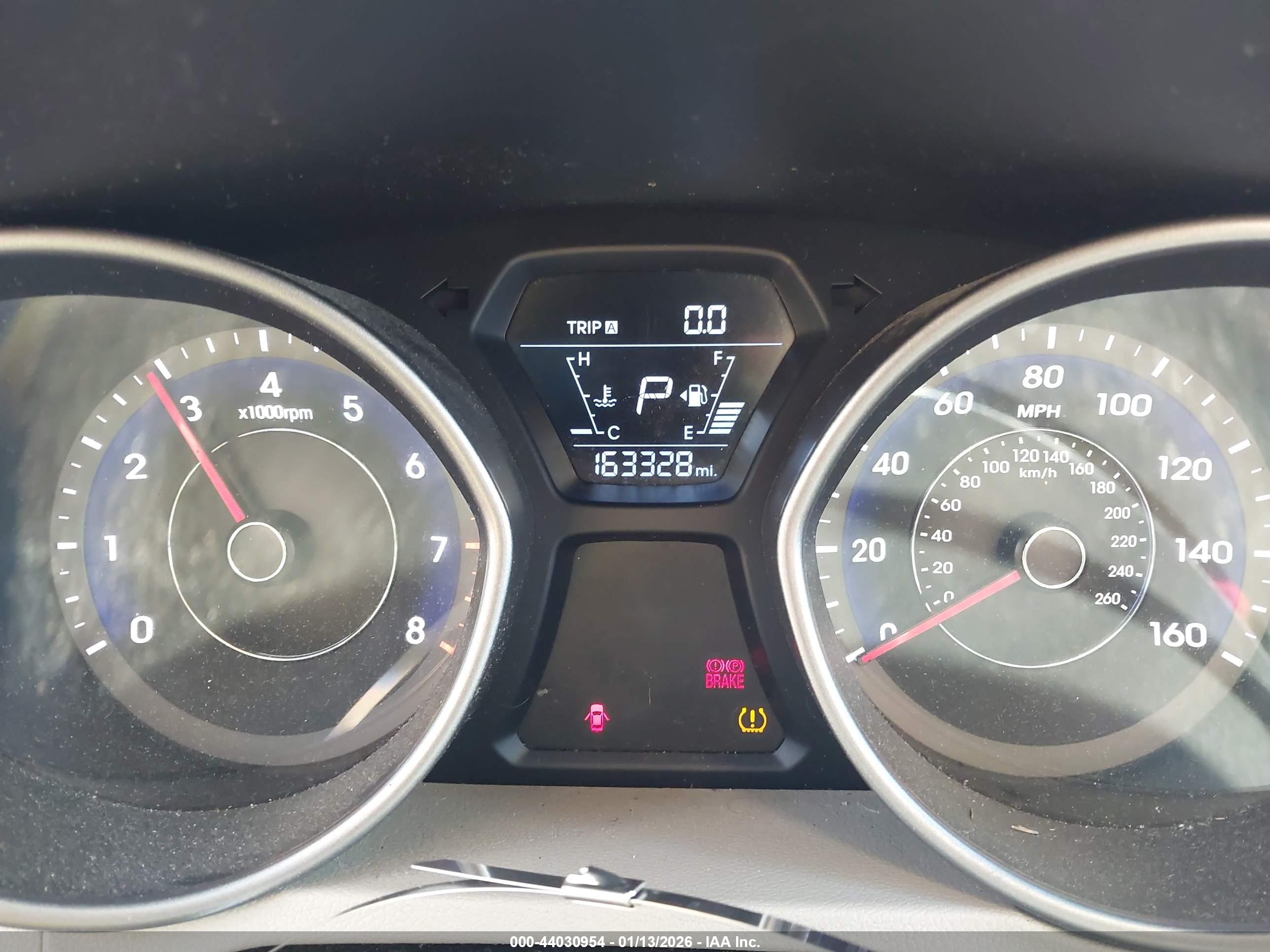 HYUNDAI ELANTRA image 7