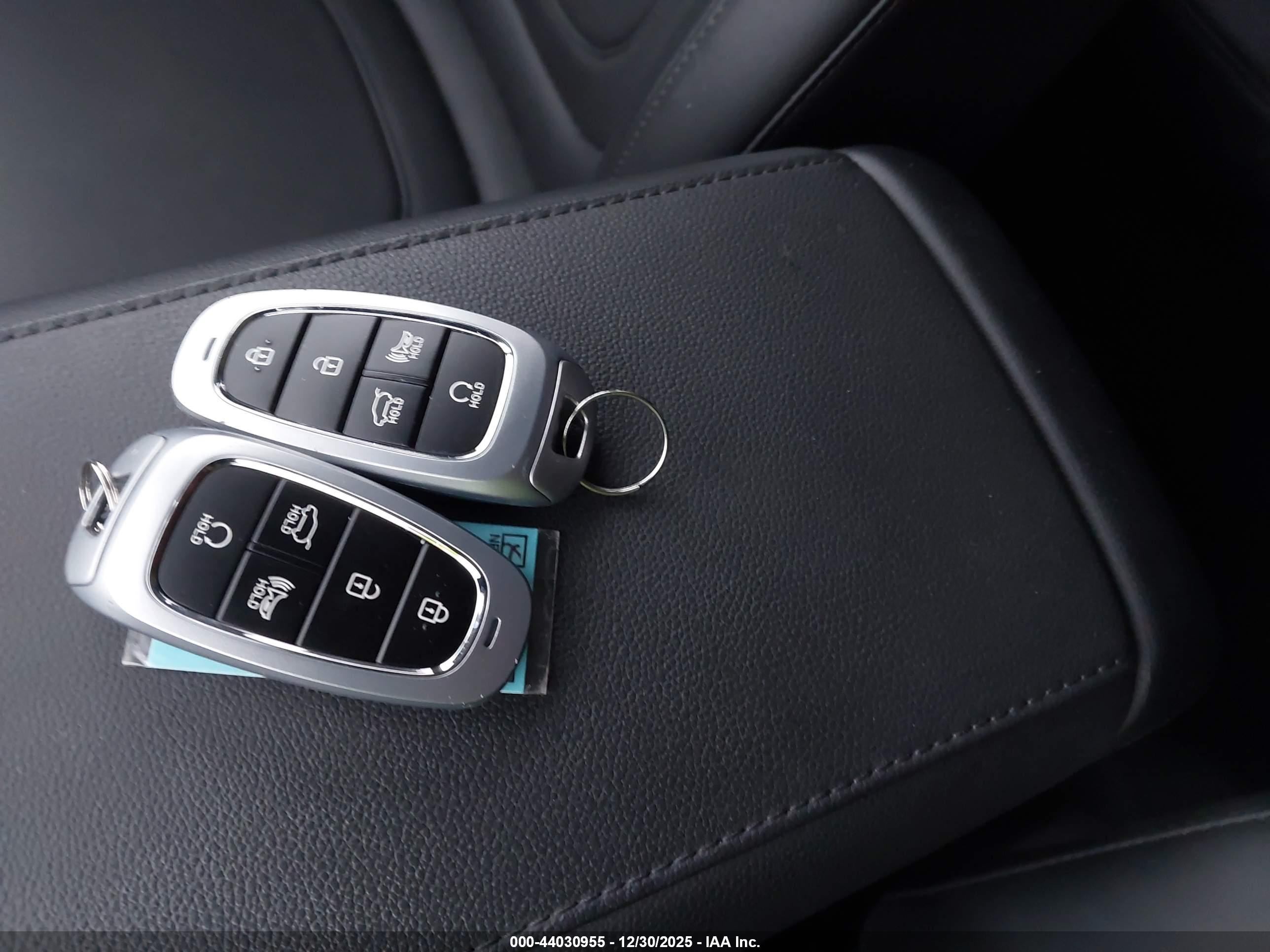 HYUNDAI TUCSON image 11