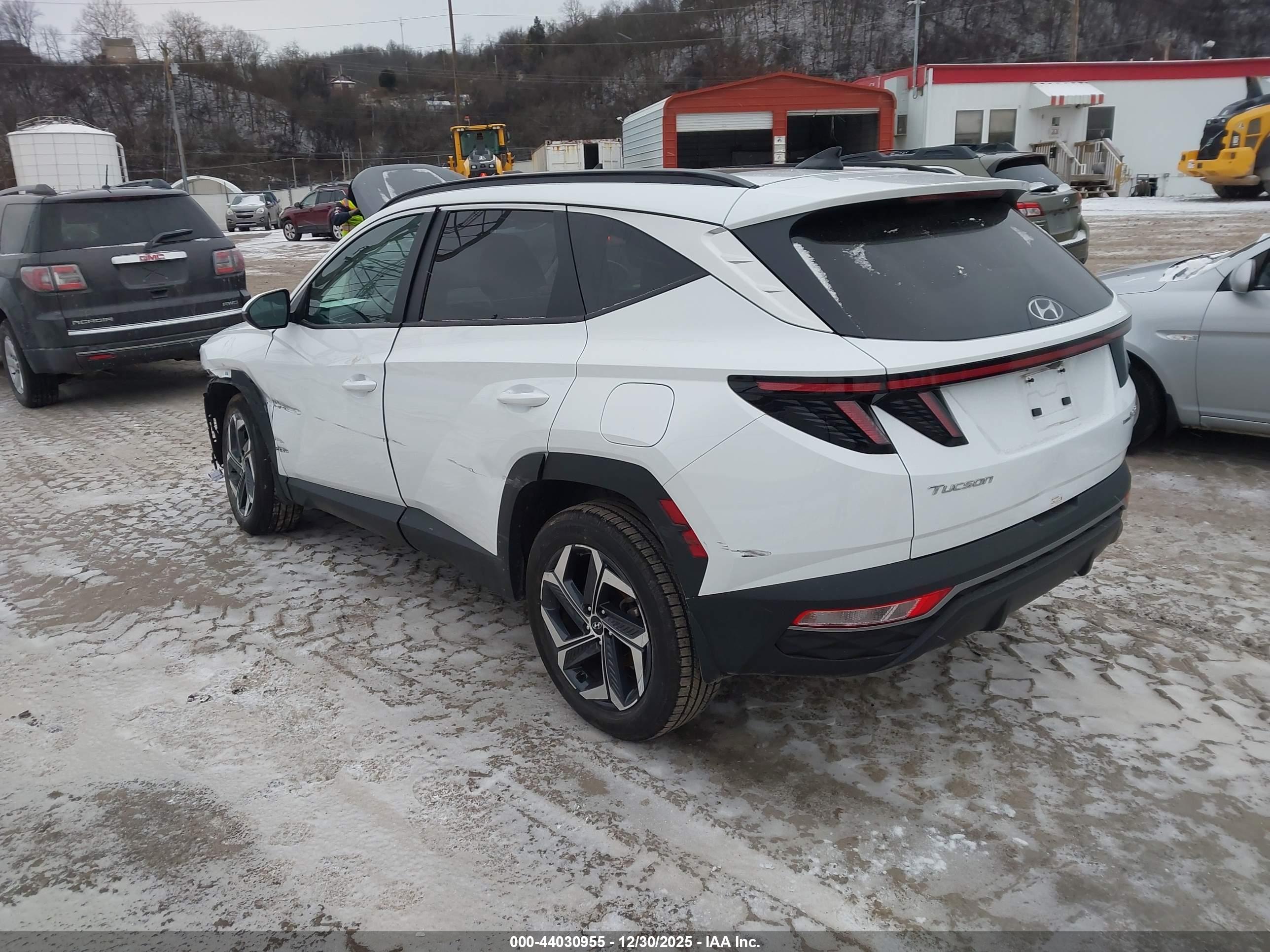 HYUNDAI TUCSON image 3
