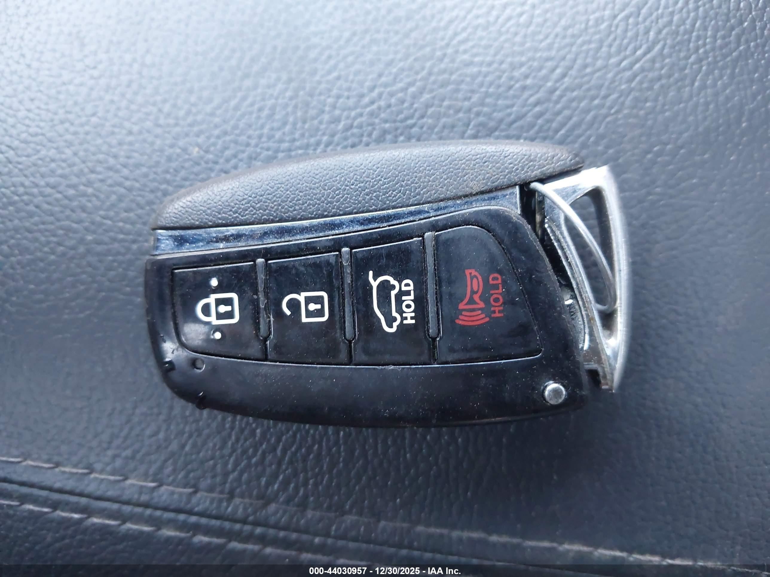 HYUNDAI SANTA image 11