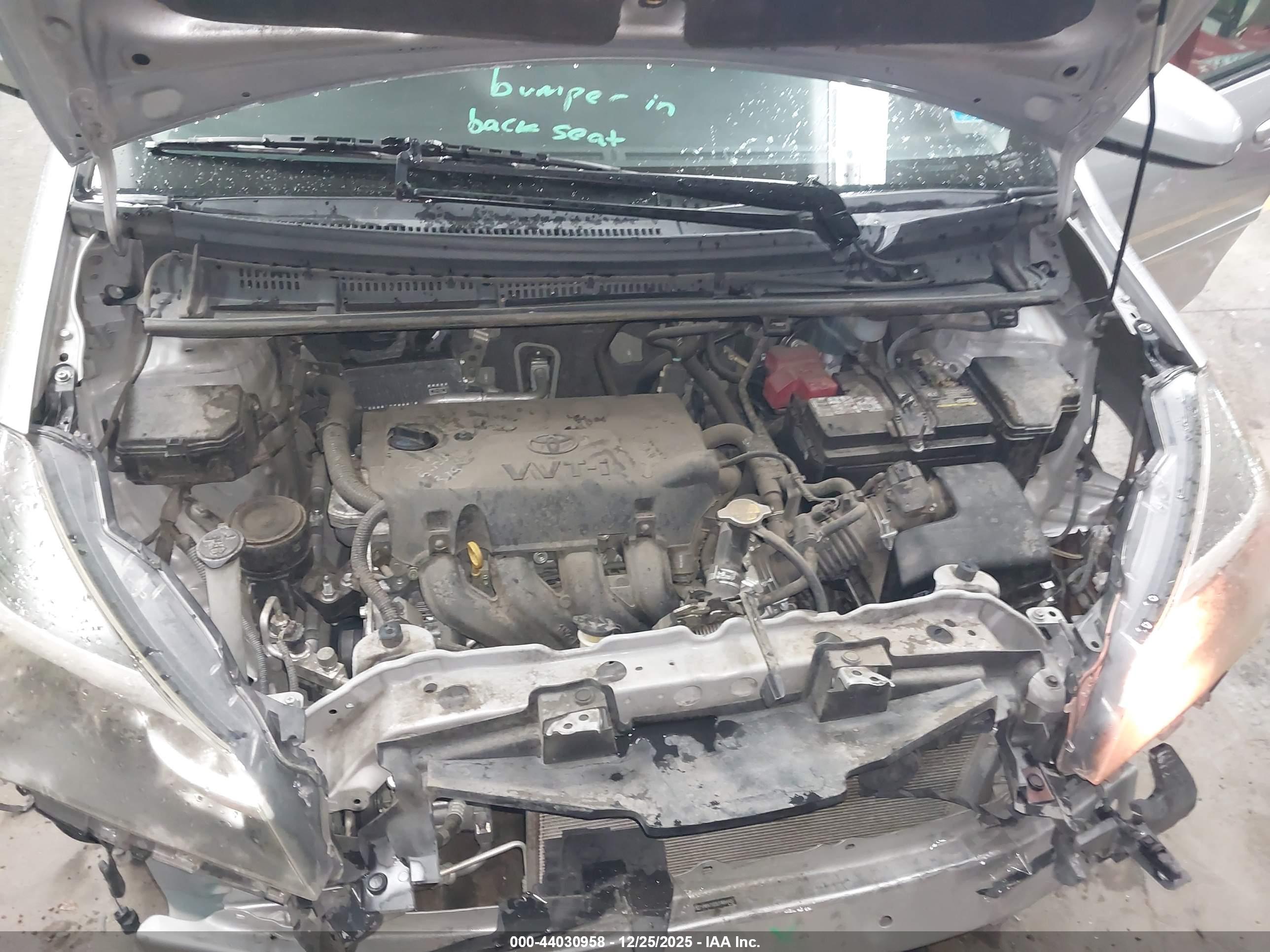 TOYOTA YARIS image 10