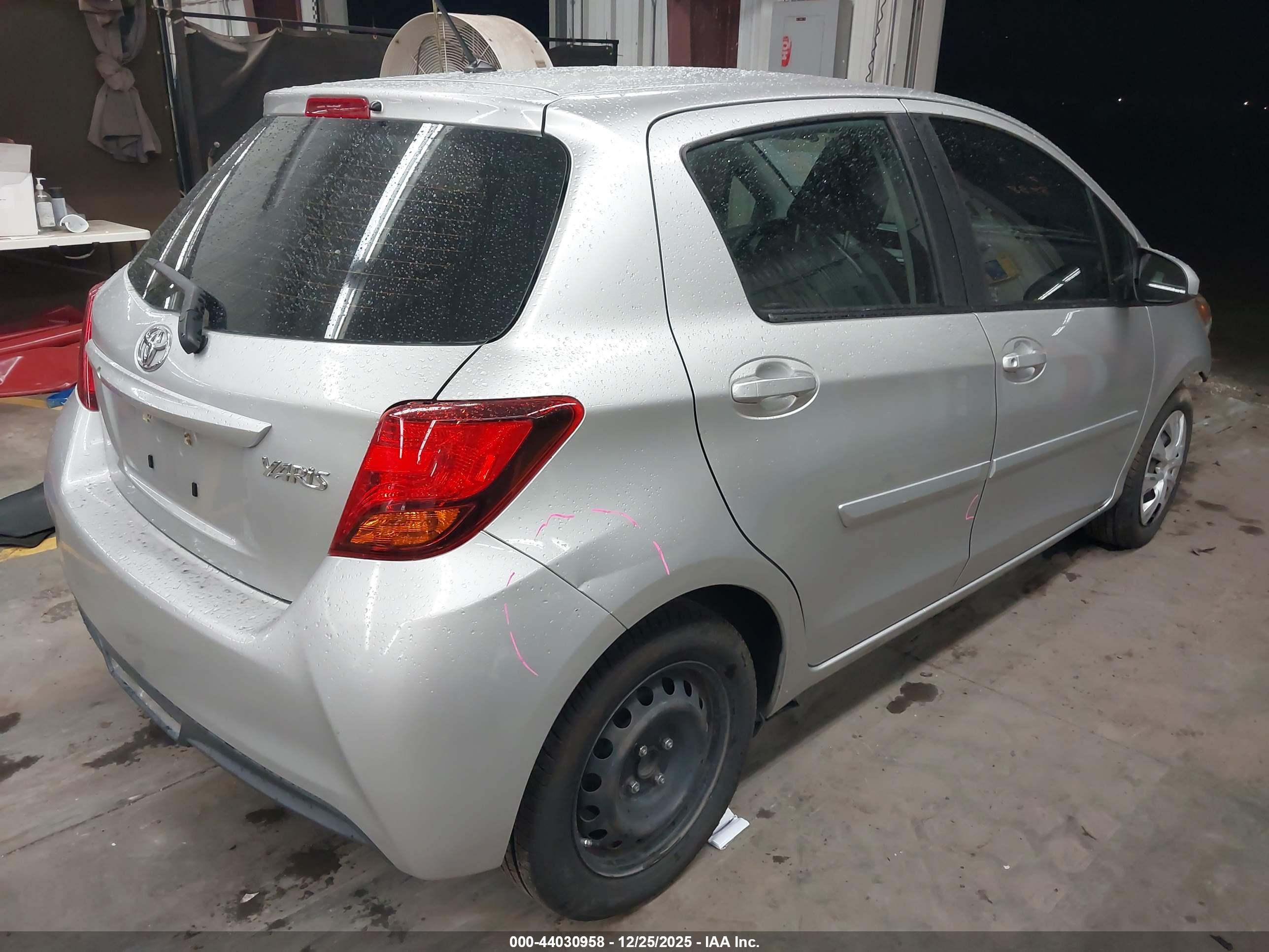 TOYOTA YARIS image 4