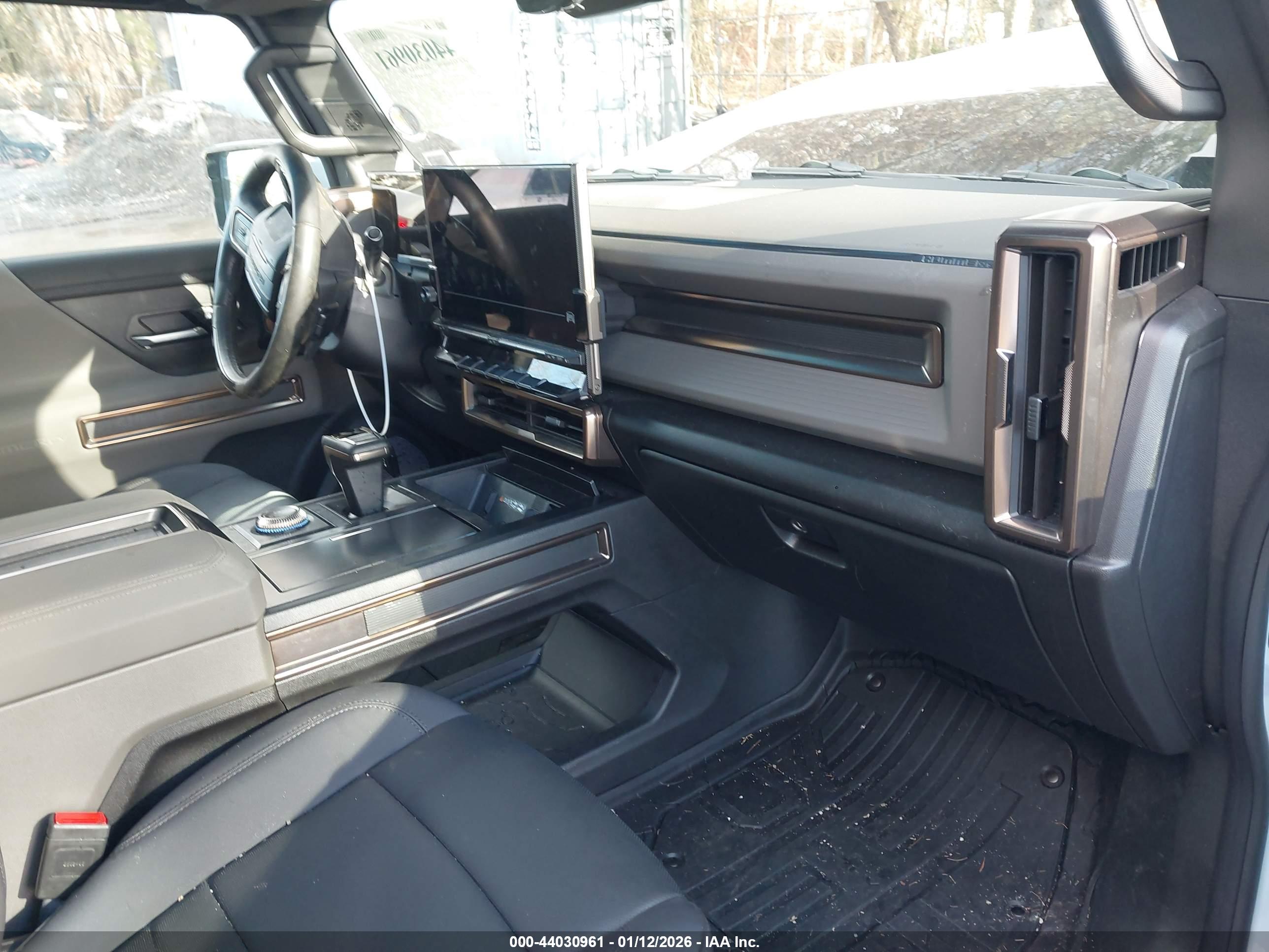 GMC HUMMER image 5