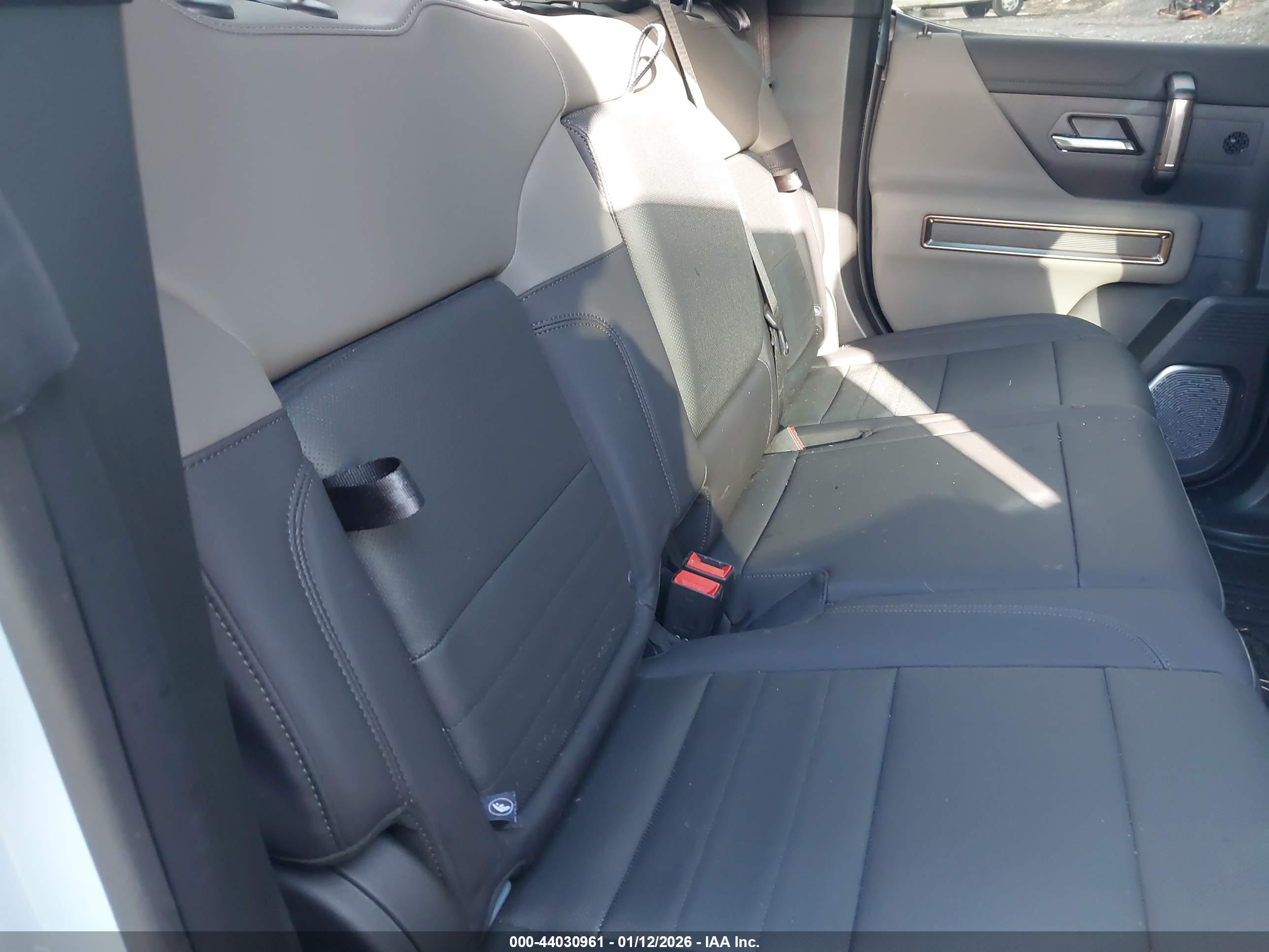 GMC HUMMER image 8
