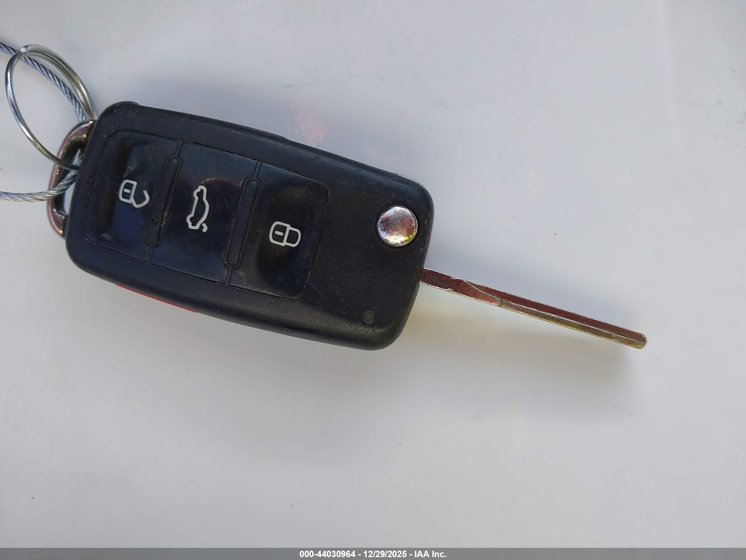 VOLKSWAGEN PASSAT image 11