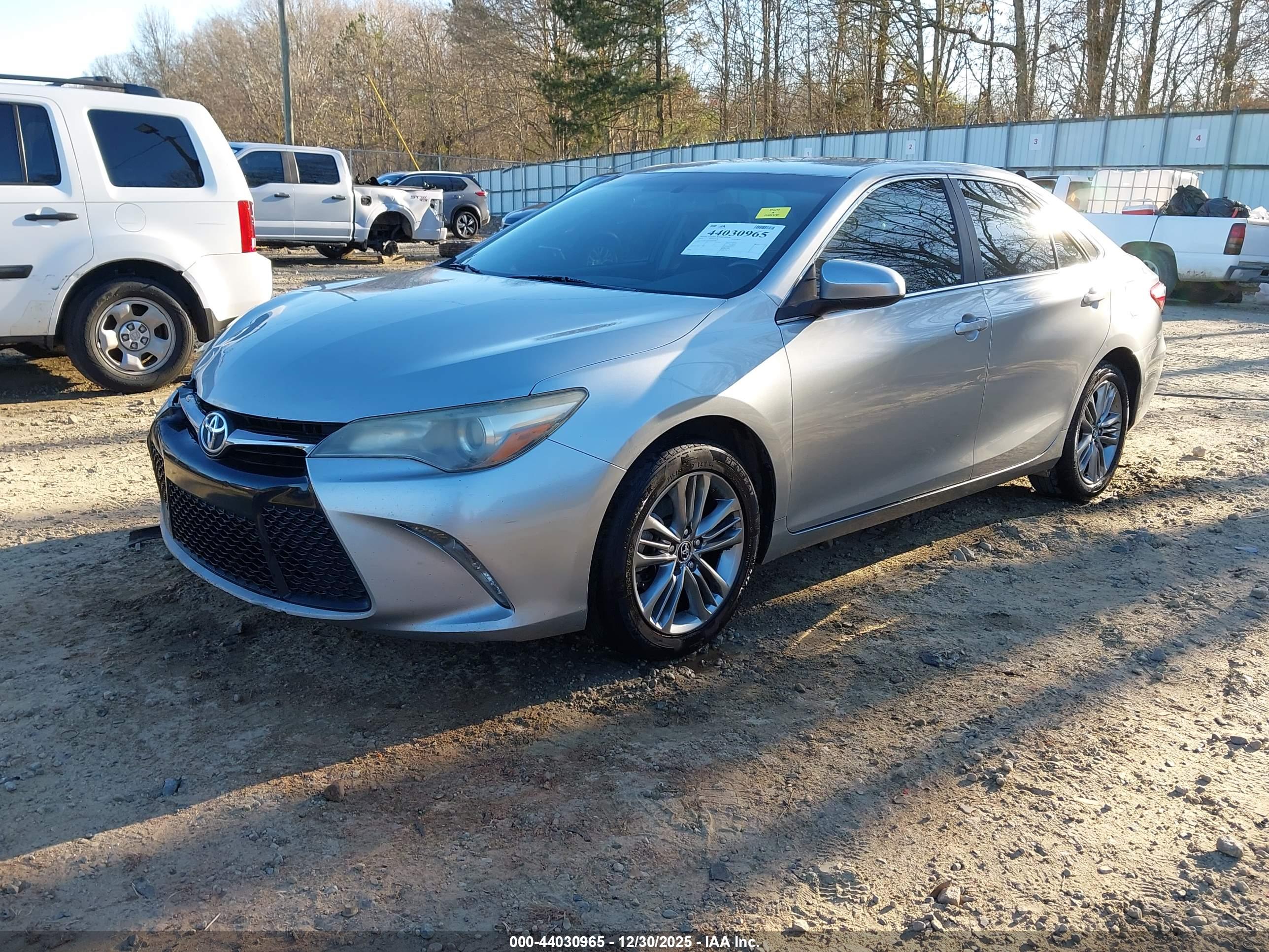 TOYOTA CAMRY image 2