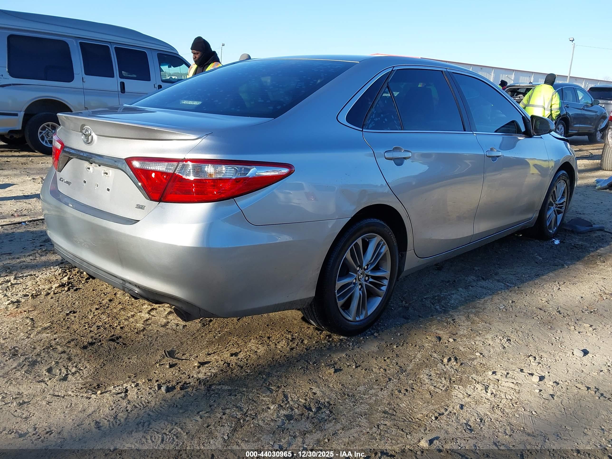 TOYOTA CAMRY image 4