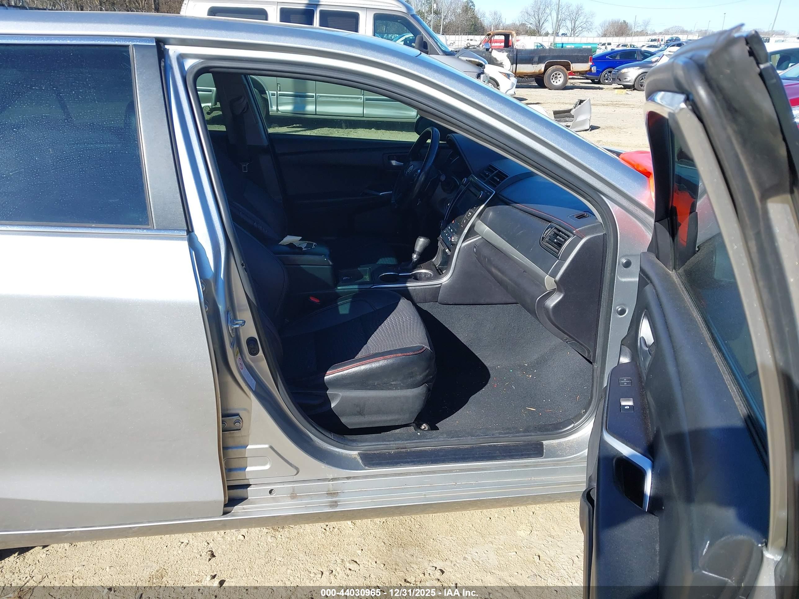 TOYOTA CAMRY image 5