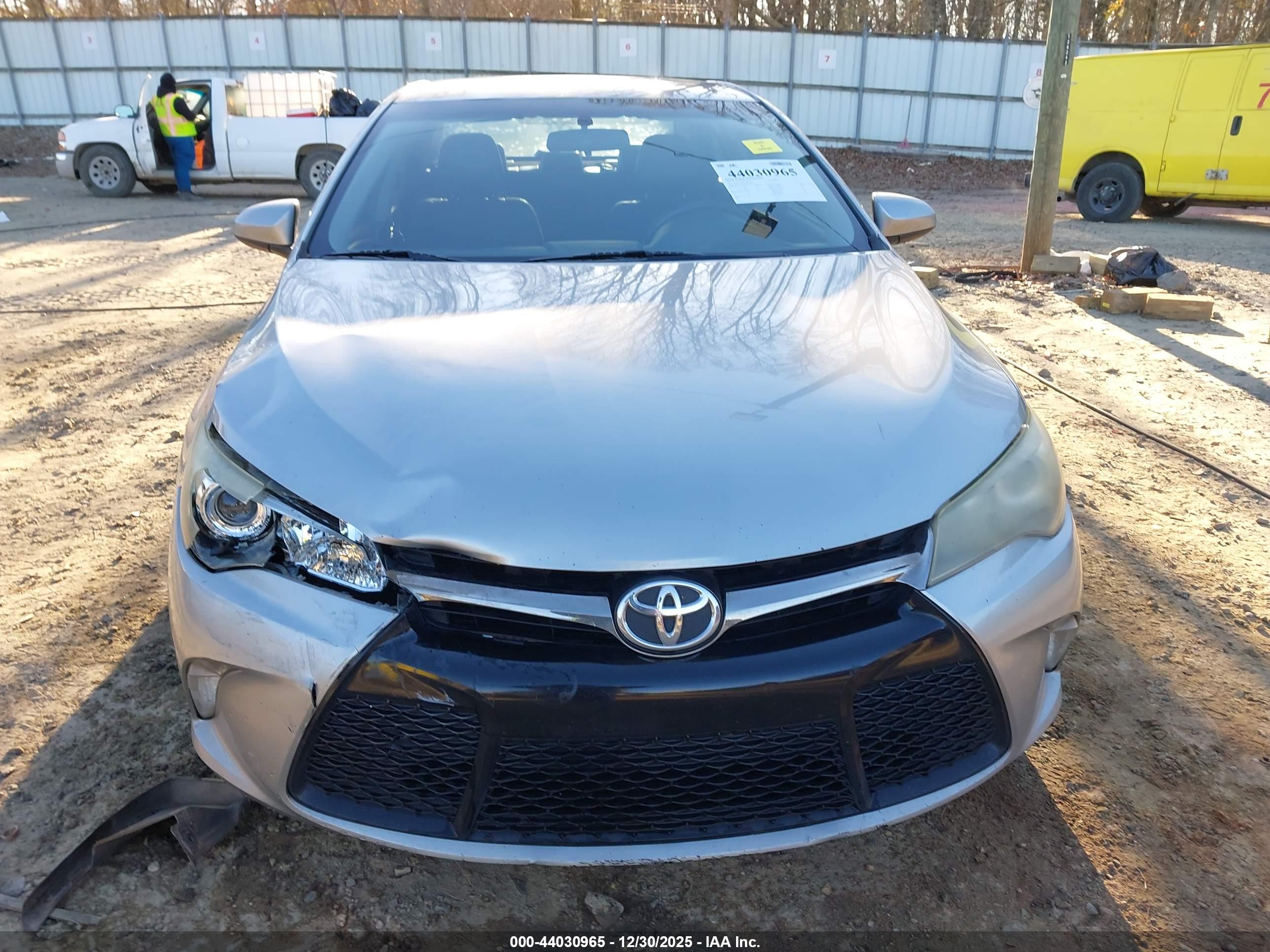 TOYOTA CAMRY image 6