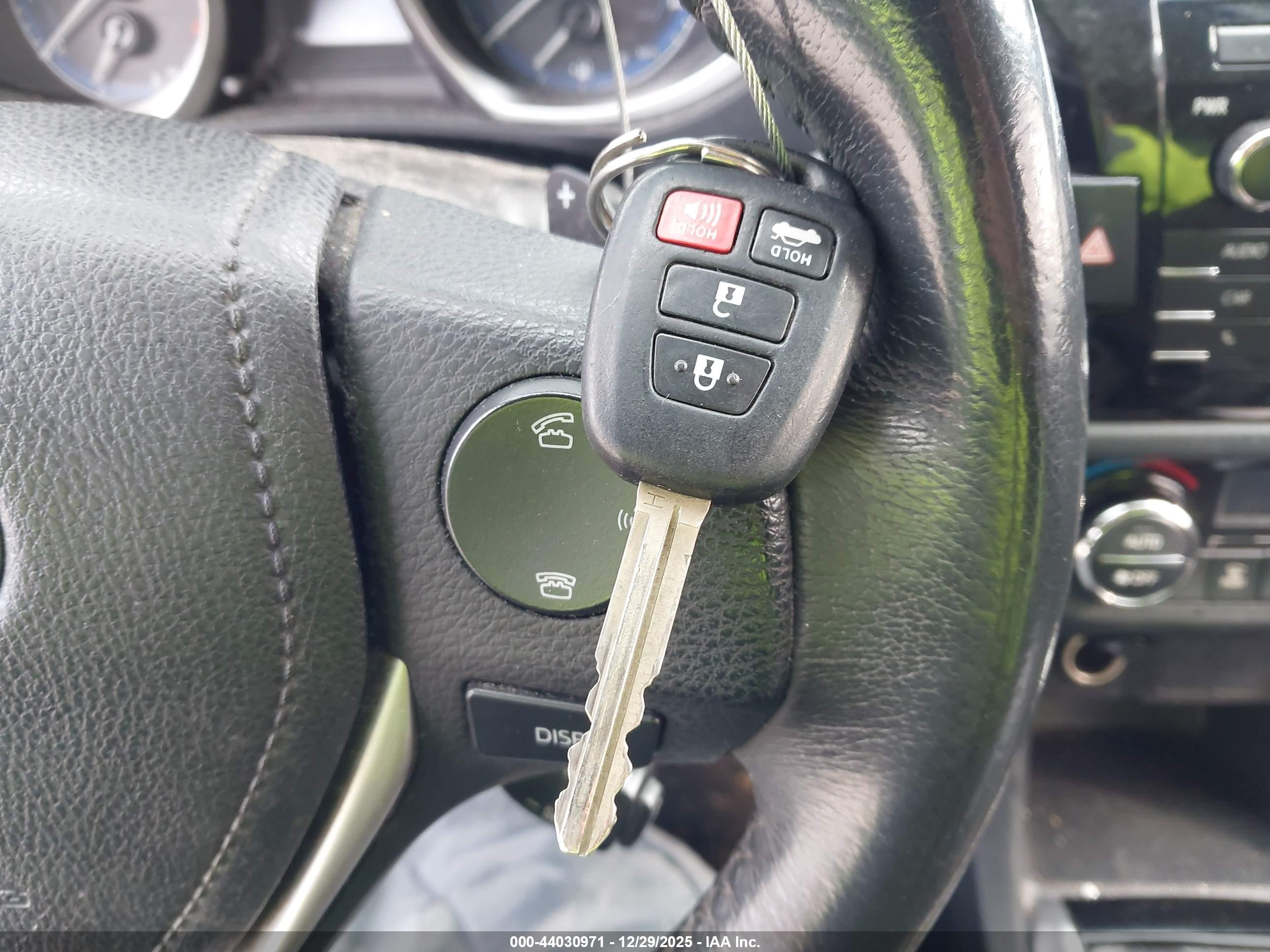 TOYOTA COROLLA image 11