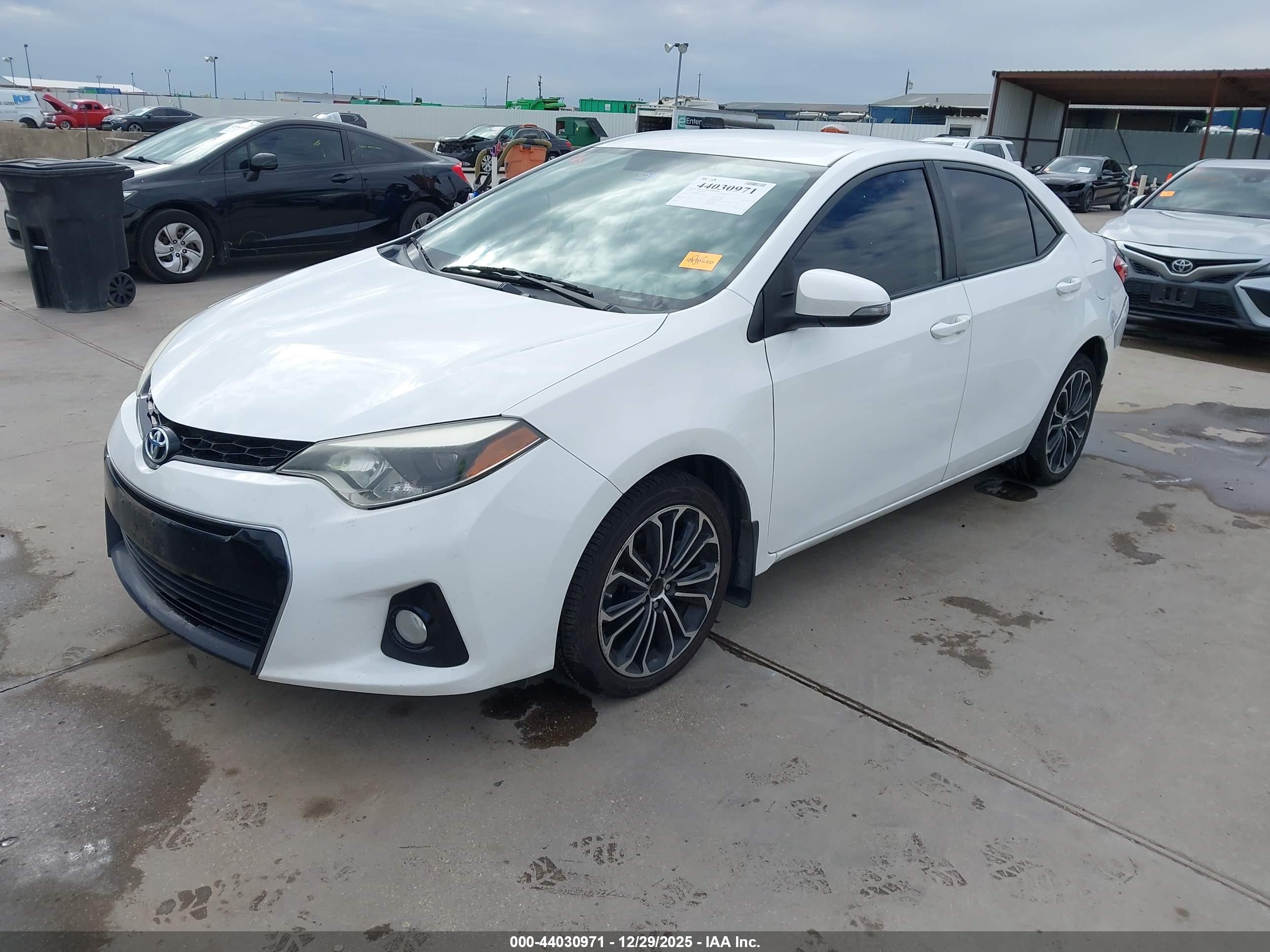 TOYOTA COROLLA image 2