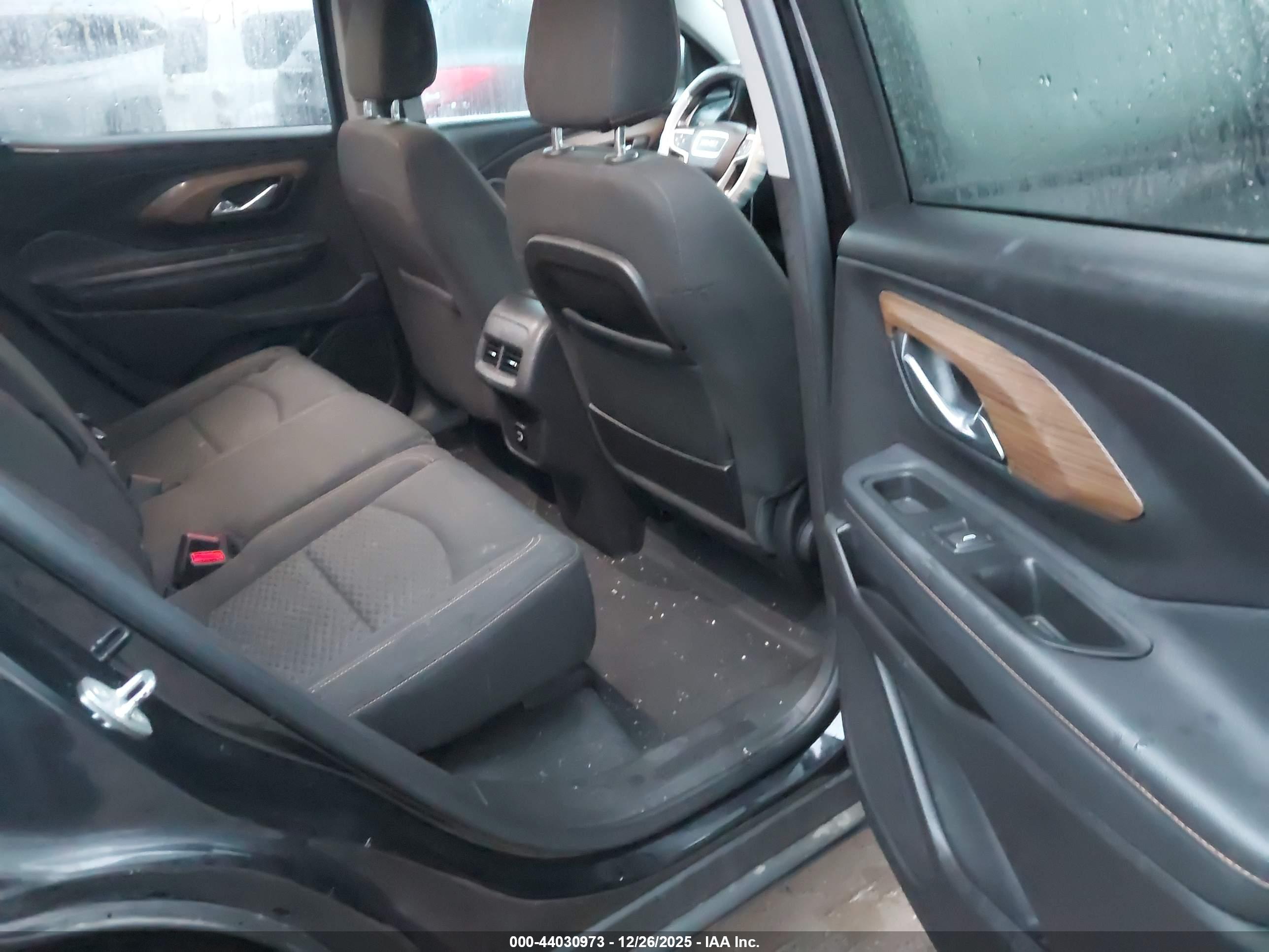 GMC TERRAIN image 8