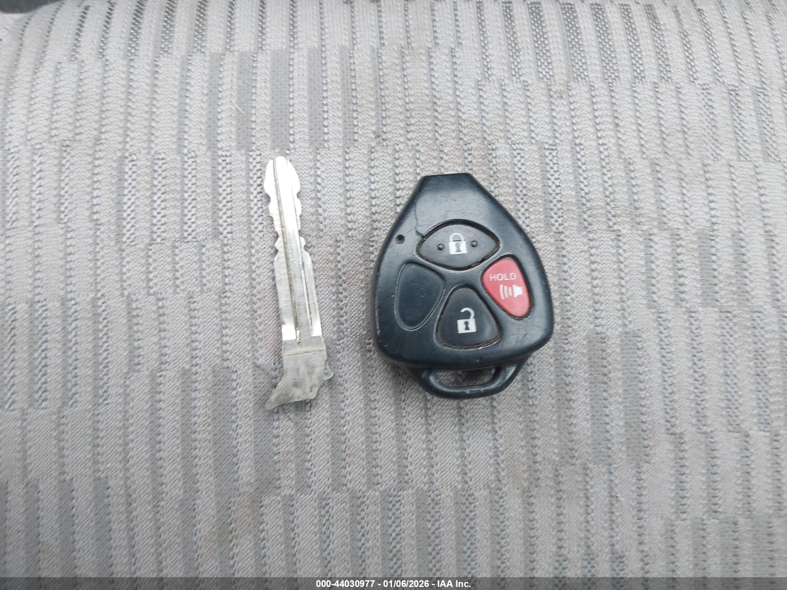 TOYOTA RAV4 image 11
