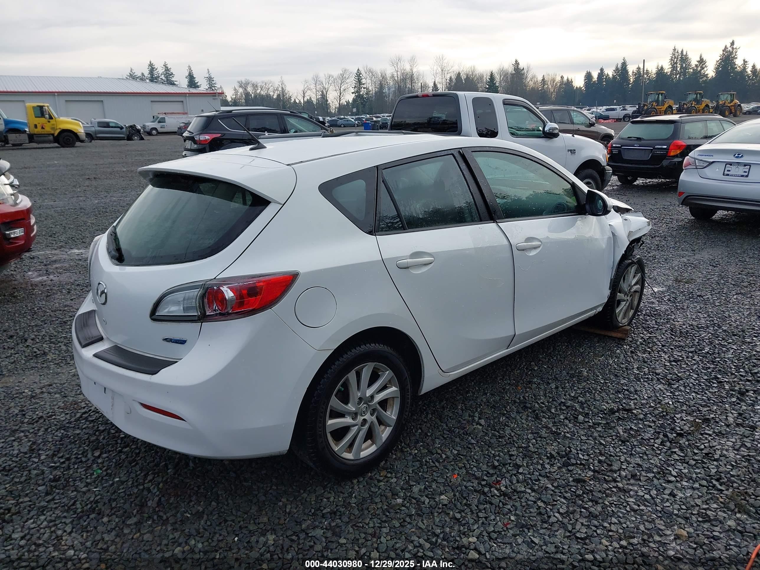 MAZDA MAZDA3 image 4