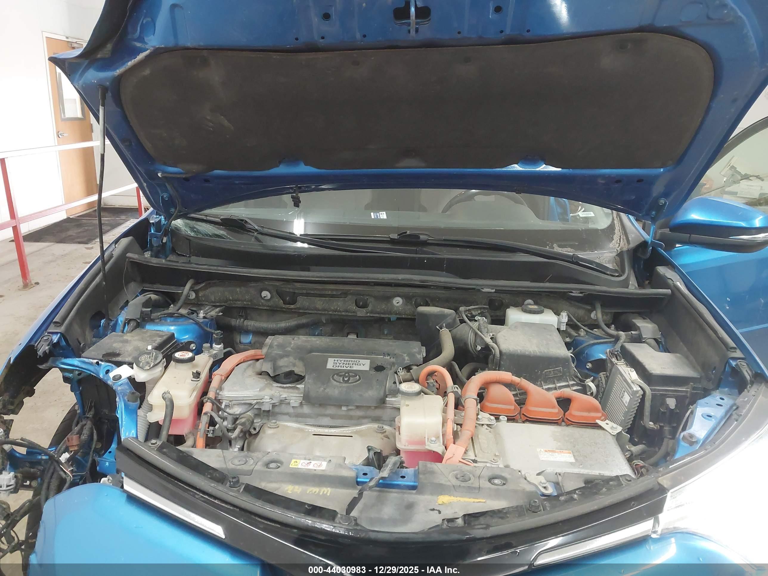 TOYOTA RAV4 image 10
