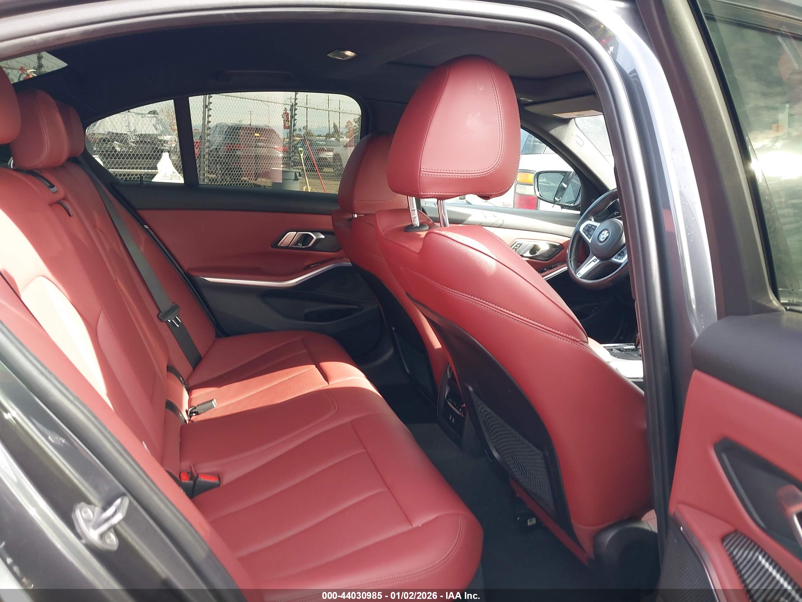 BMW 3 image 8