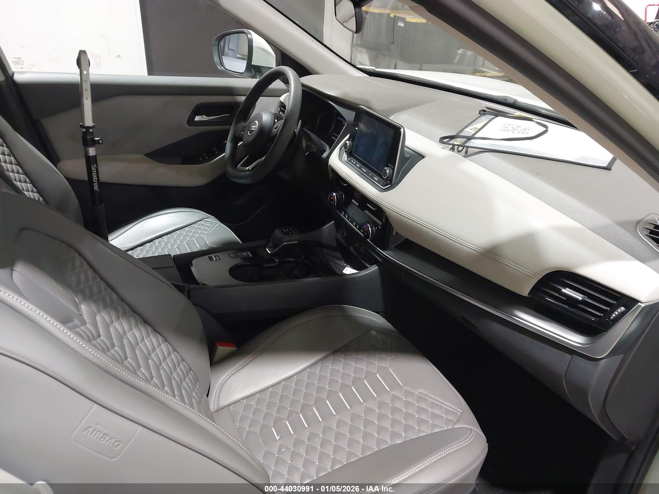 NISSAN ROGUE image 5
