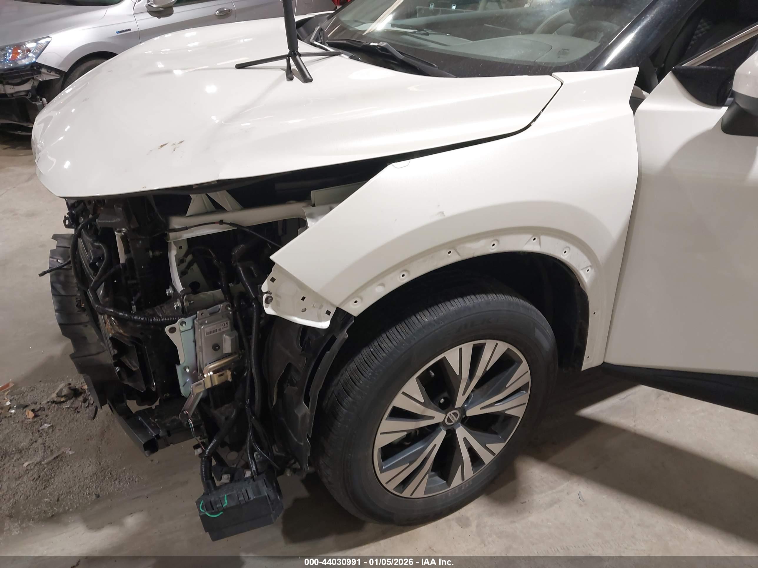 NISSAN ROGUE image 6